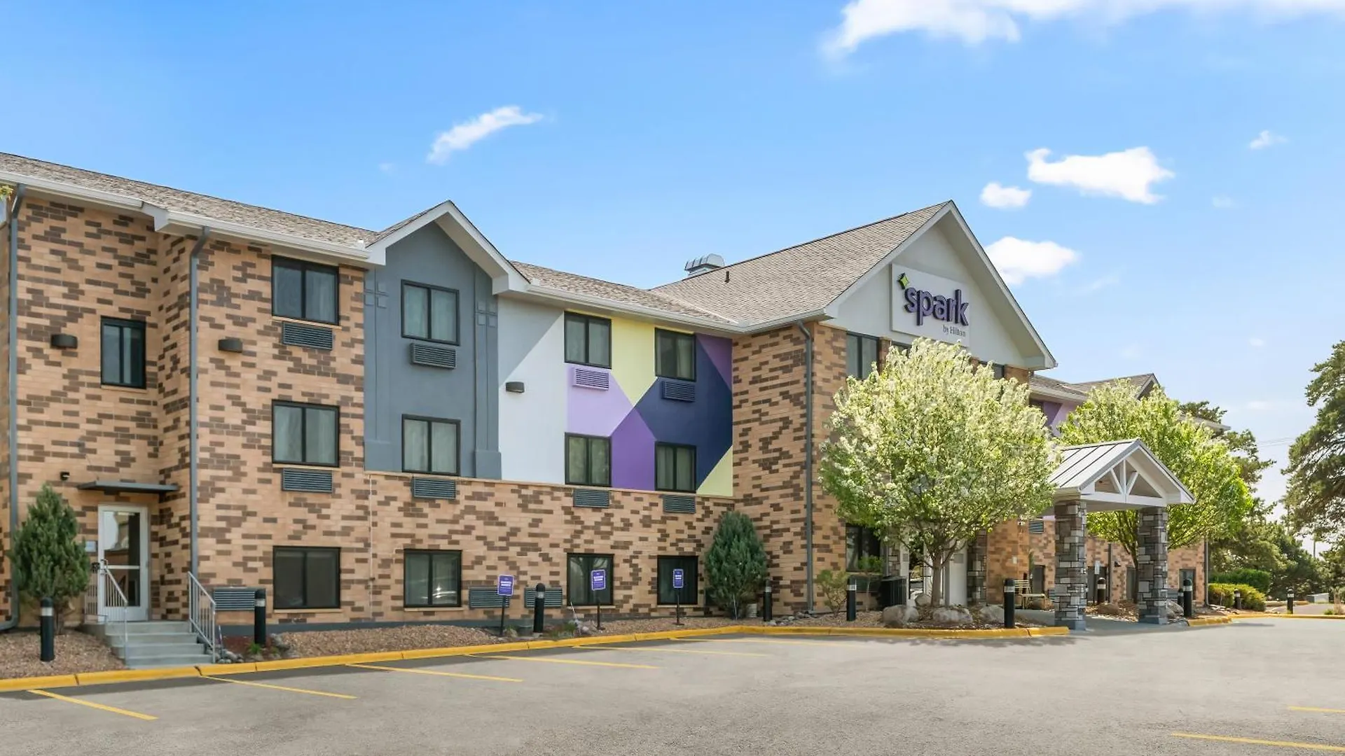 4 Business Hotels Close to Southdale Center, Edina