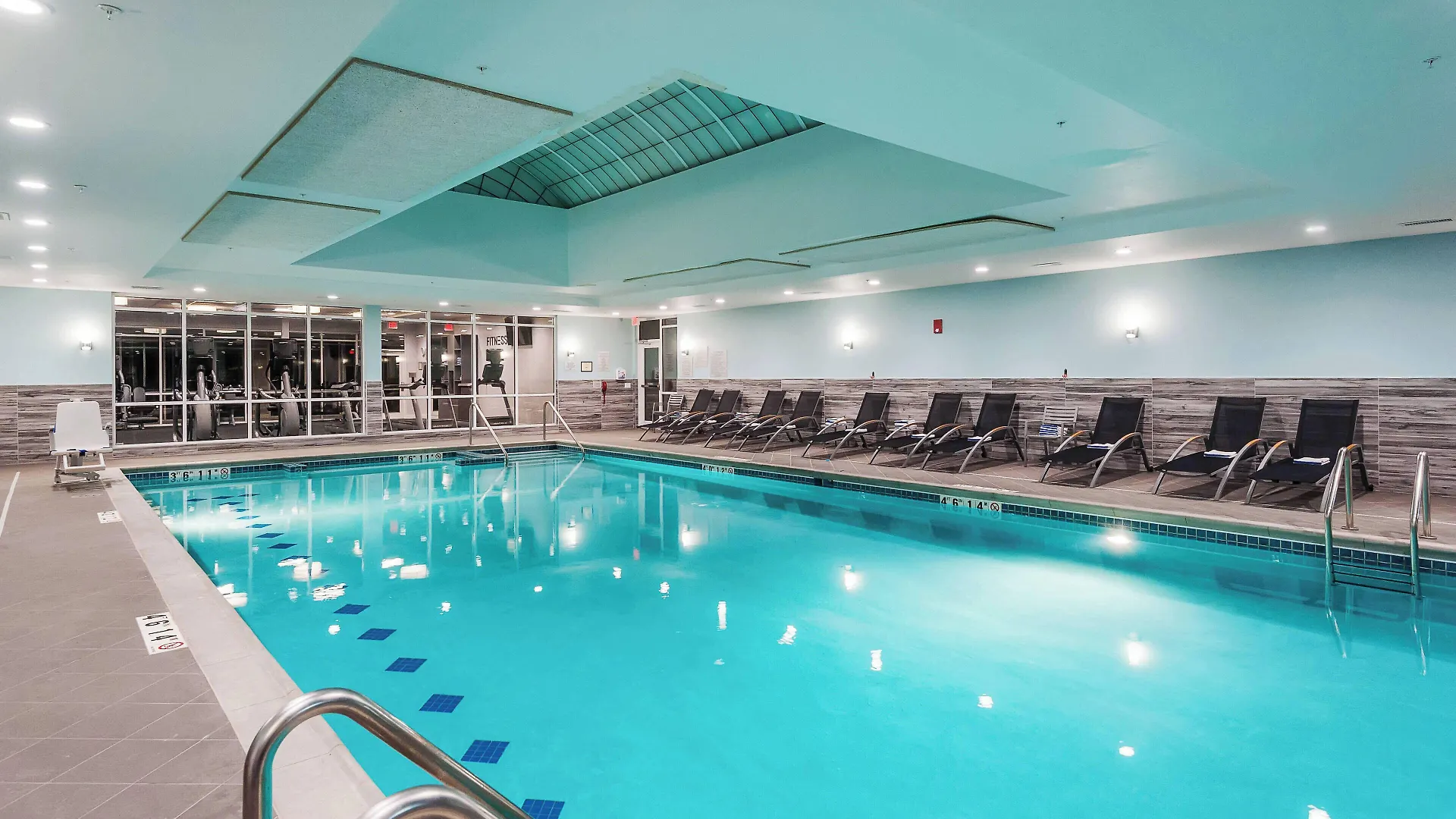 4 Top-Rated Business Hotels Close to United Plaza Shopping Center