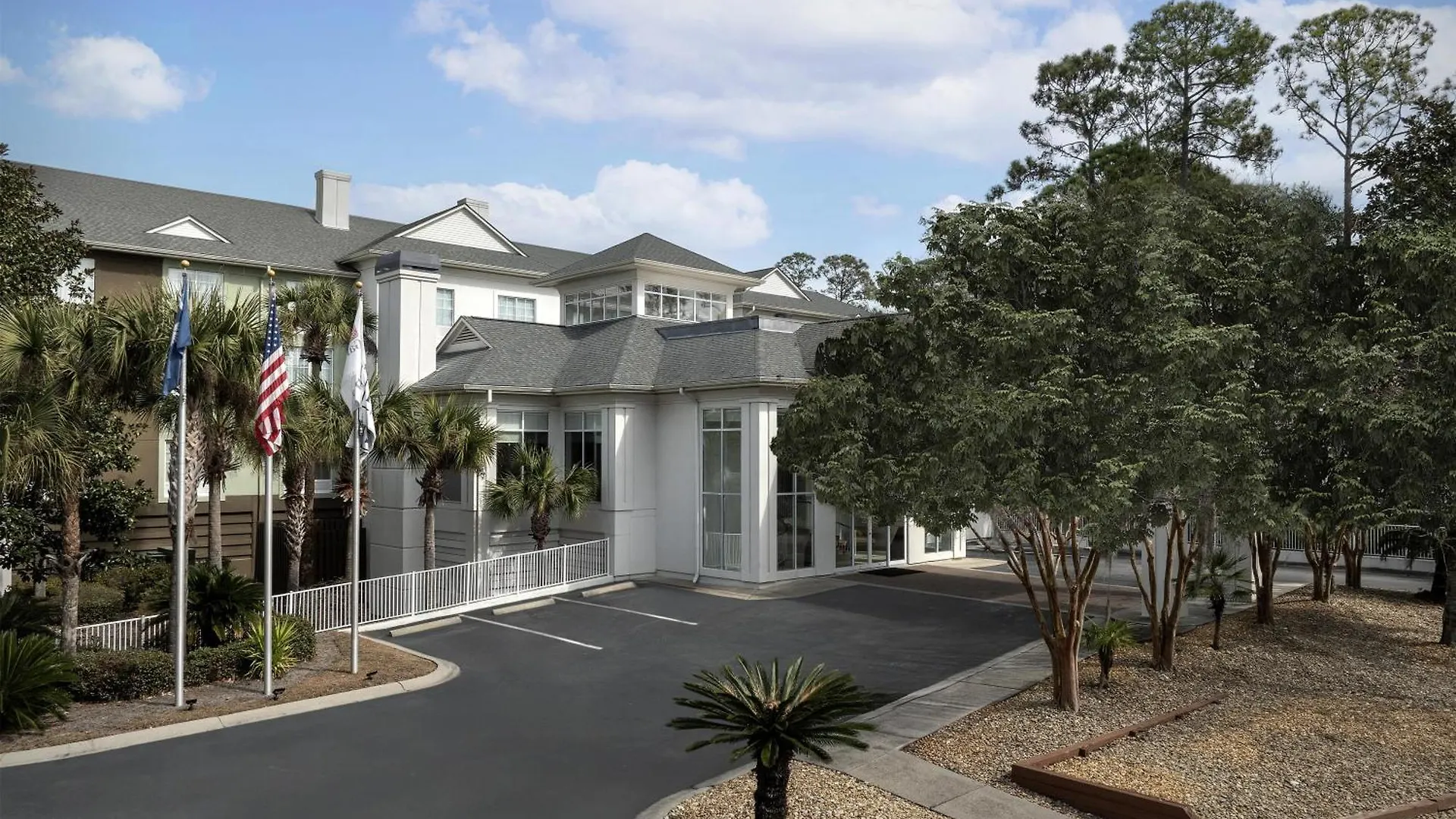 4 Golf Hotels Near The Jazz Corner Worth Booking Now