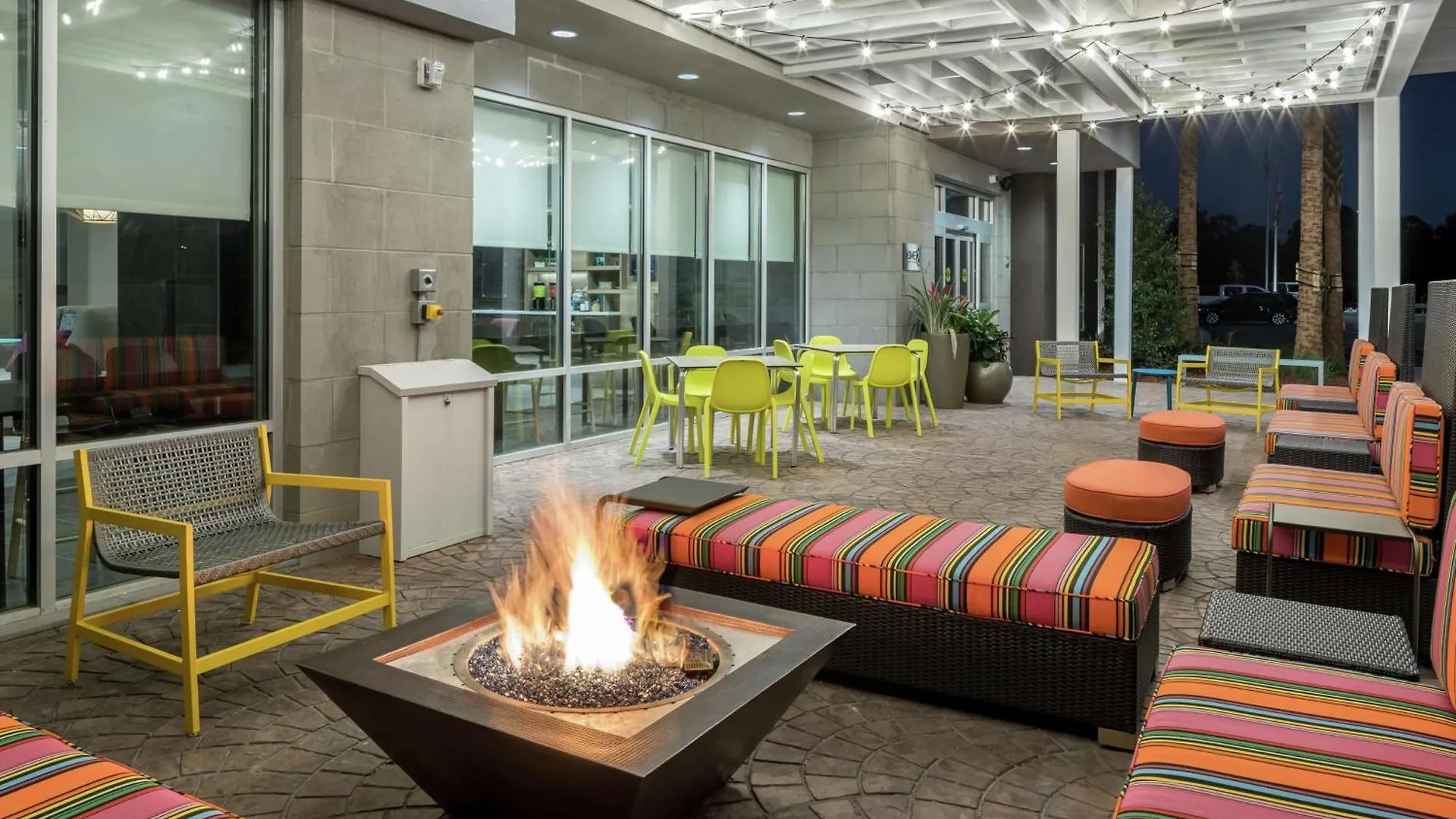 Staying In Jacksonville: 7 Three-Star Hotels Compared