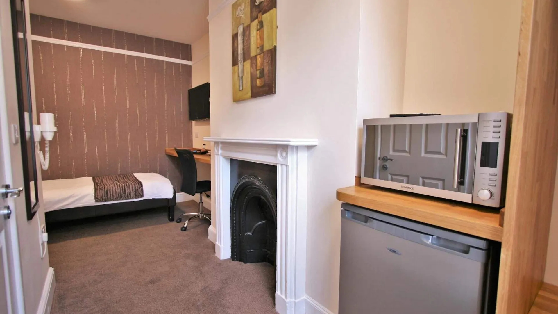 4 Cheltenham Hotels Near Bacon Theatre Worth Booking