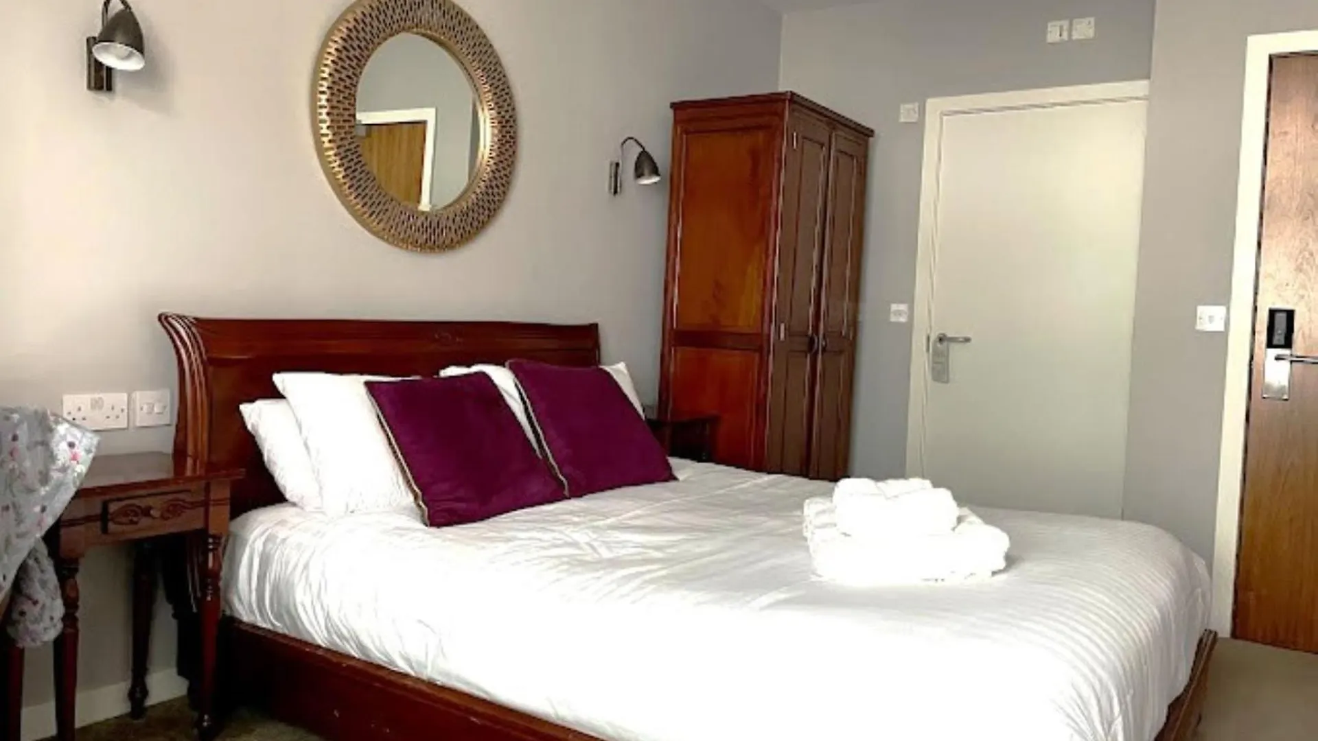 Where to Stay Near Stirling Castle: 5 Budget Hotels Reviewed