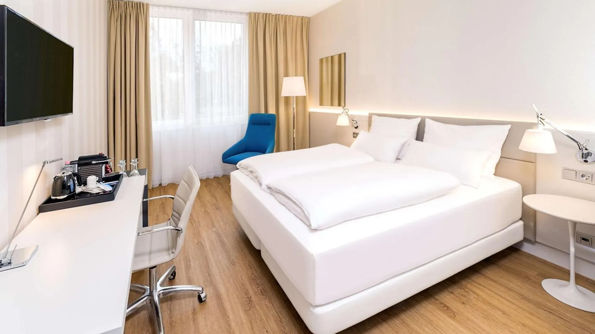 Staying Near Mannheim-Viernheim Golf Club: 4 Hotels Compared