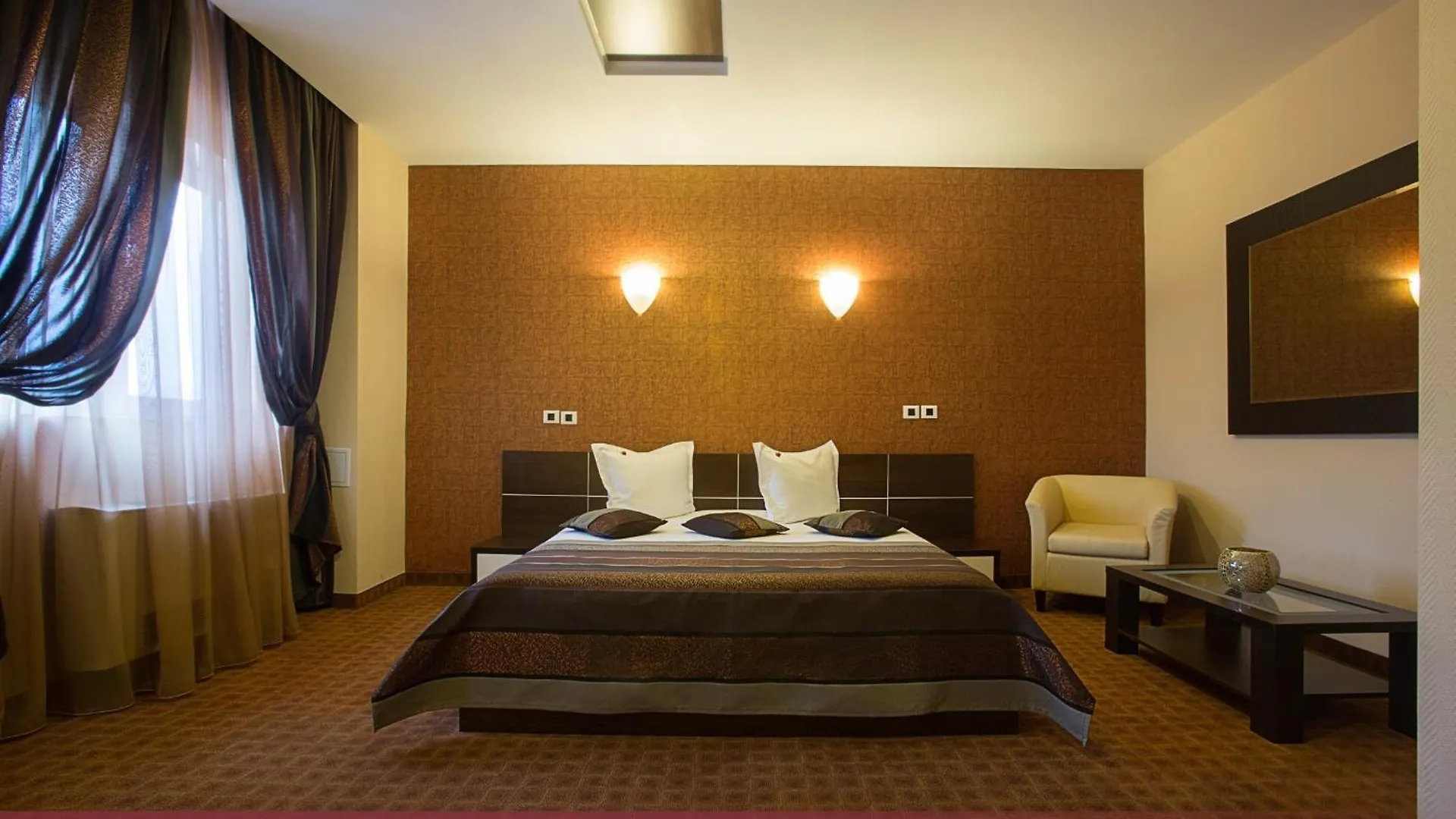 4 Family Hotels Near Museum of Romanian Peasant Worth Booking