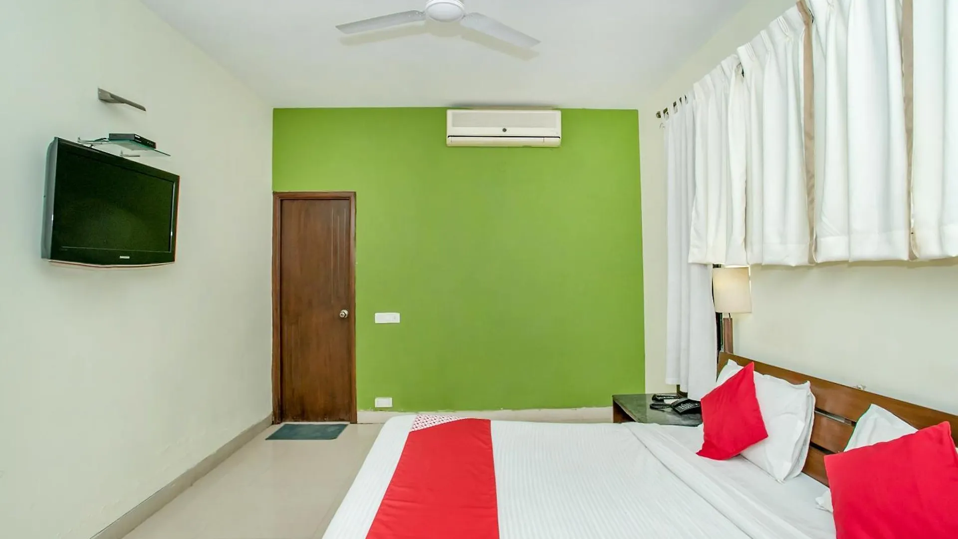 Staying Near the Aerospace Museum: 4 OYO Hotels Compared