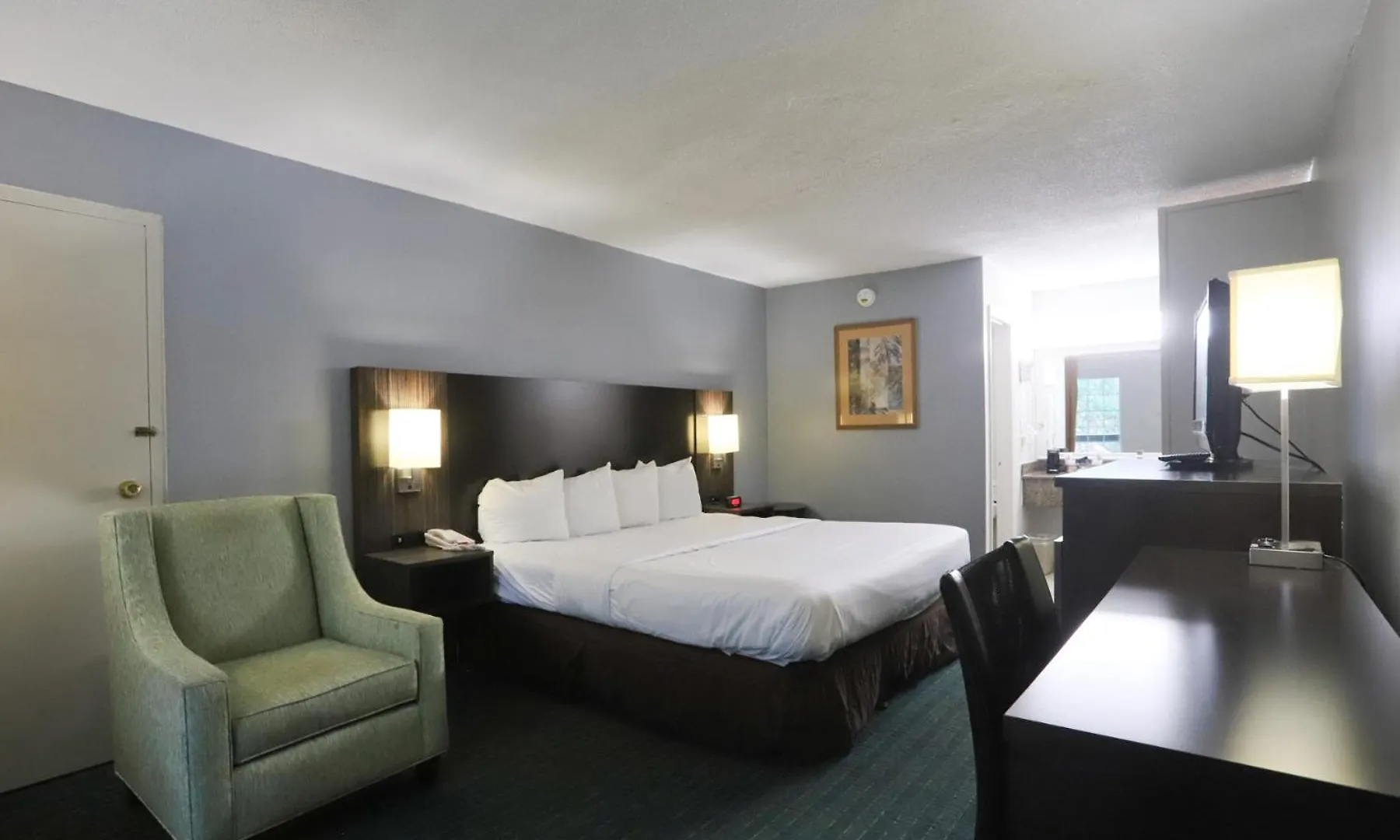 Staying Near Haywood Mall: 4 Budget Hotels Compared