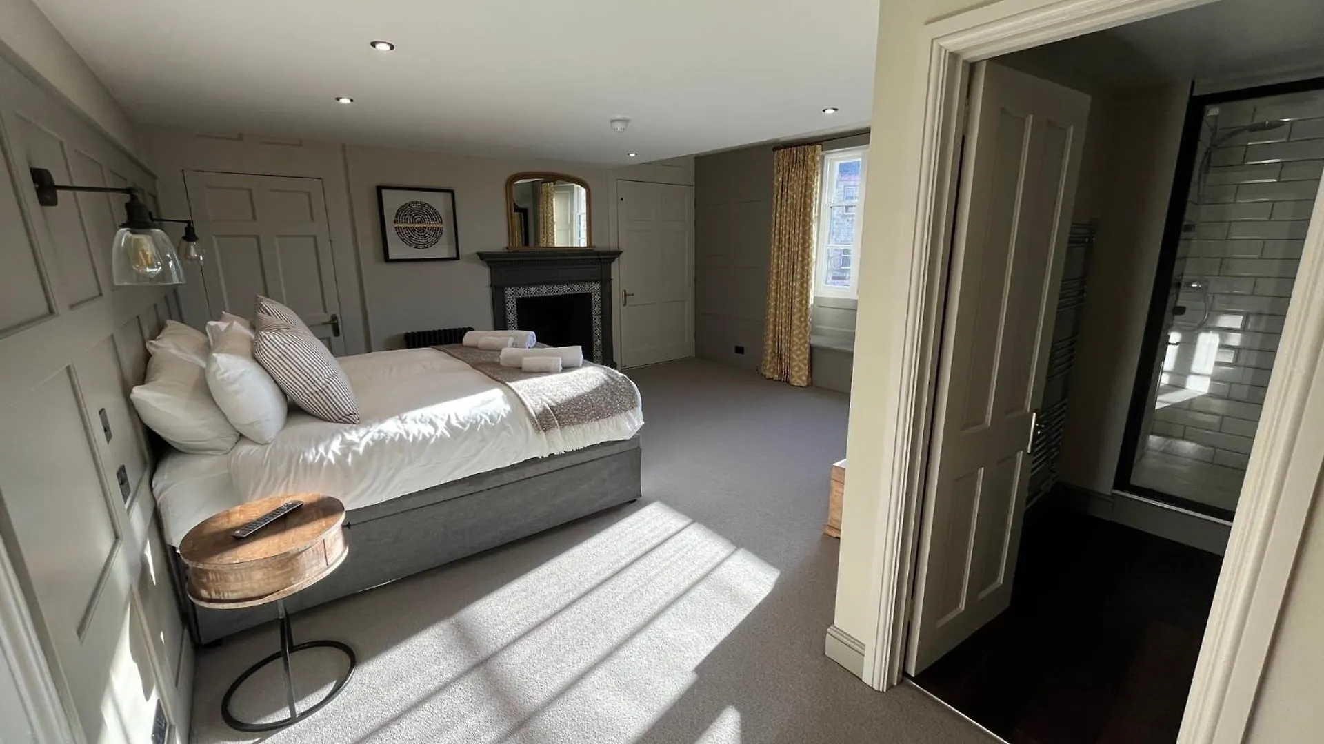 Where to Stay Near The North Wall Arts Centre: 4 Central Hotels