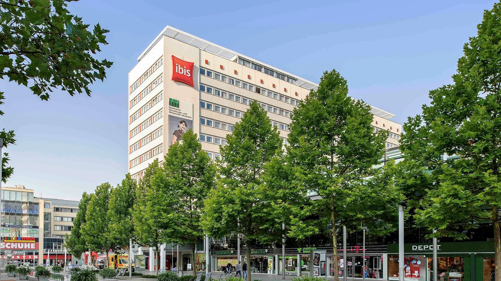 10 Top-Rated Central Hotels in Dresden's Altstadt