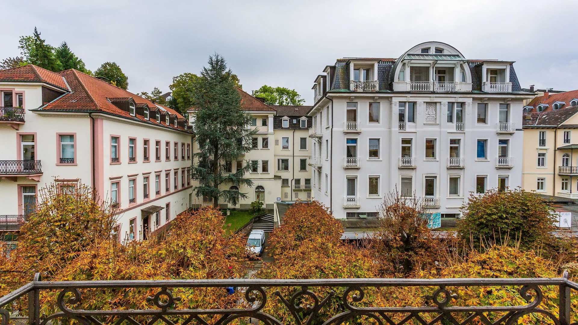 Staying Near Kunstmuseum Gehrke Remund: 6 Central Hotels Compared