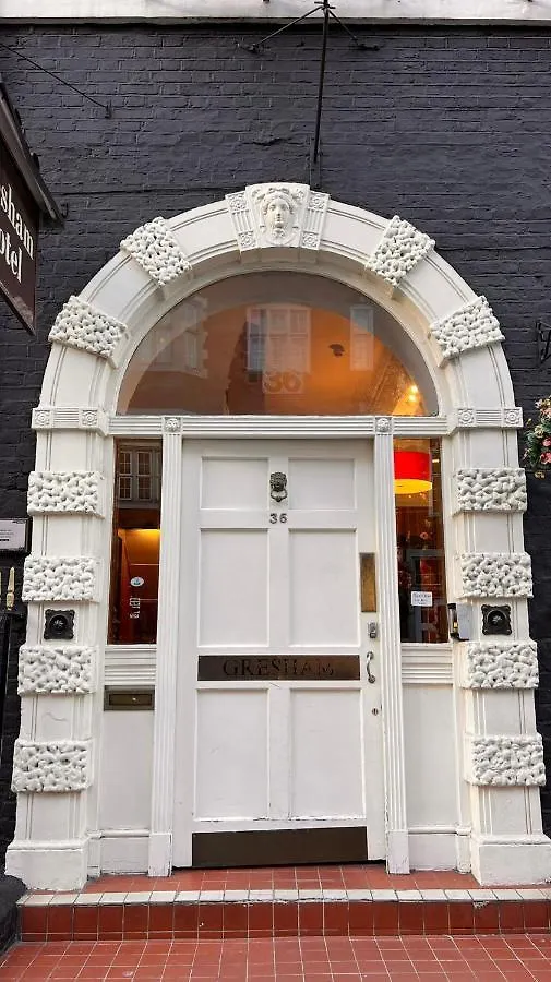 3 Central Hotels in Greenwich That Deliver Real Value