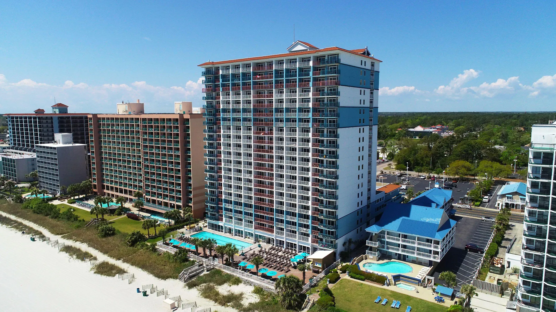 4 Airport Hotels Near Broadway at the Beach Worth Booking
