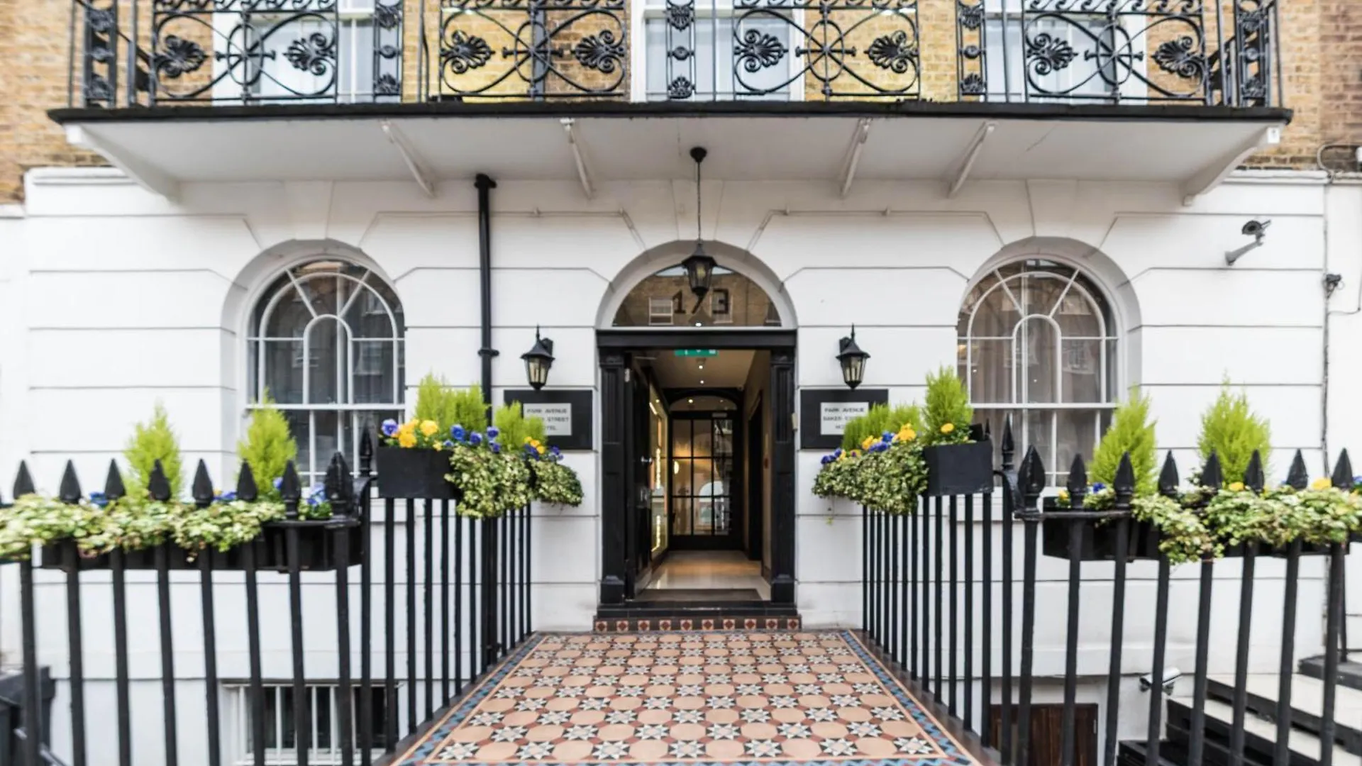 4 Hotels Near London Eye That Stand Out