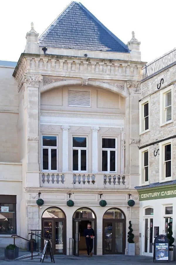 5 Central Bath Hotels Near Rostra Gallery Worth Booking