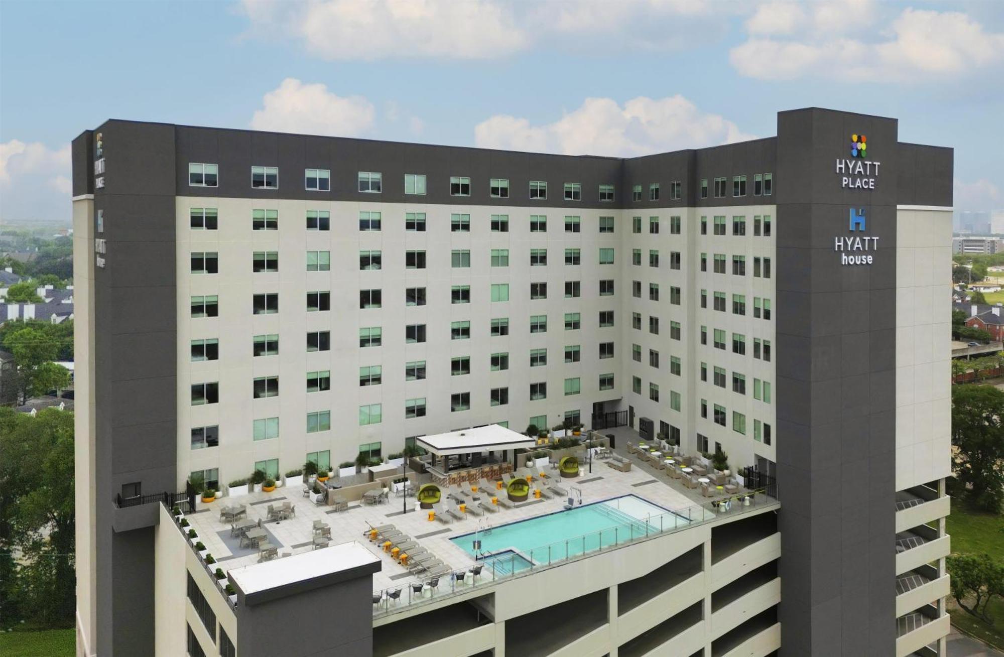 15 Smart Business Hotels Near River Oaks Shopping Center