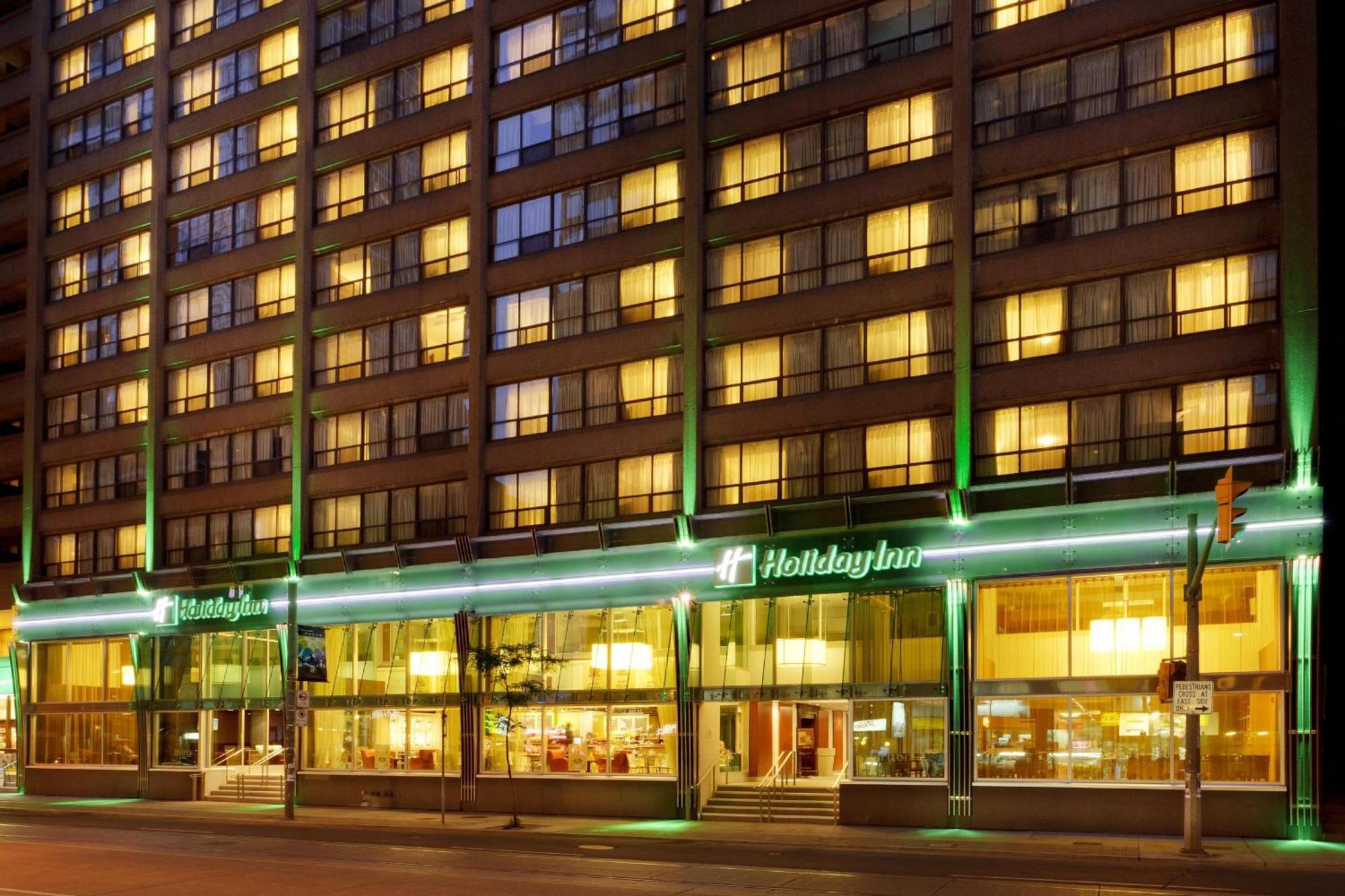 Where to Stay in Downtown Toronto: 15 Best Family-Friendly Hotels