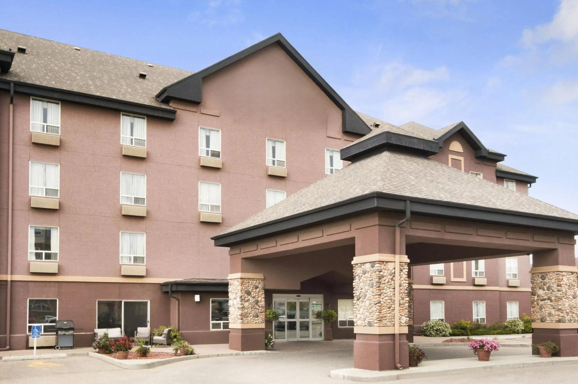 15 Business Hotels Near Marlborough Mall for Calgary Stays