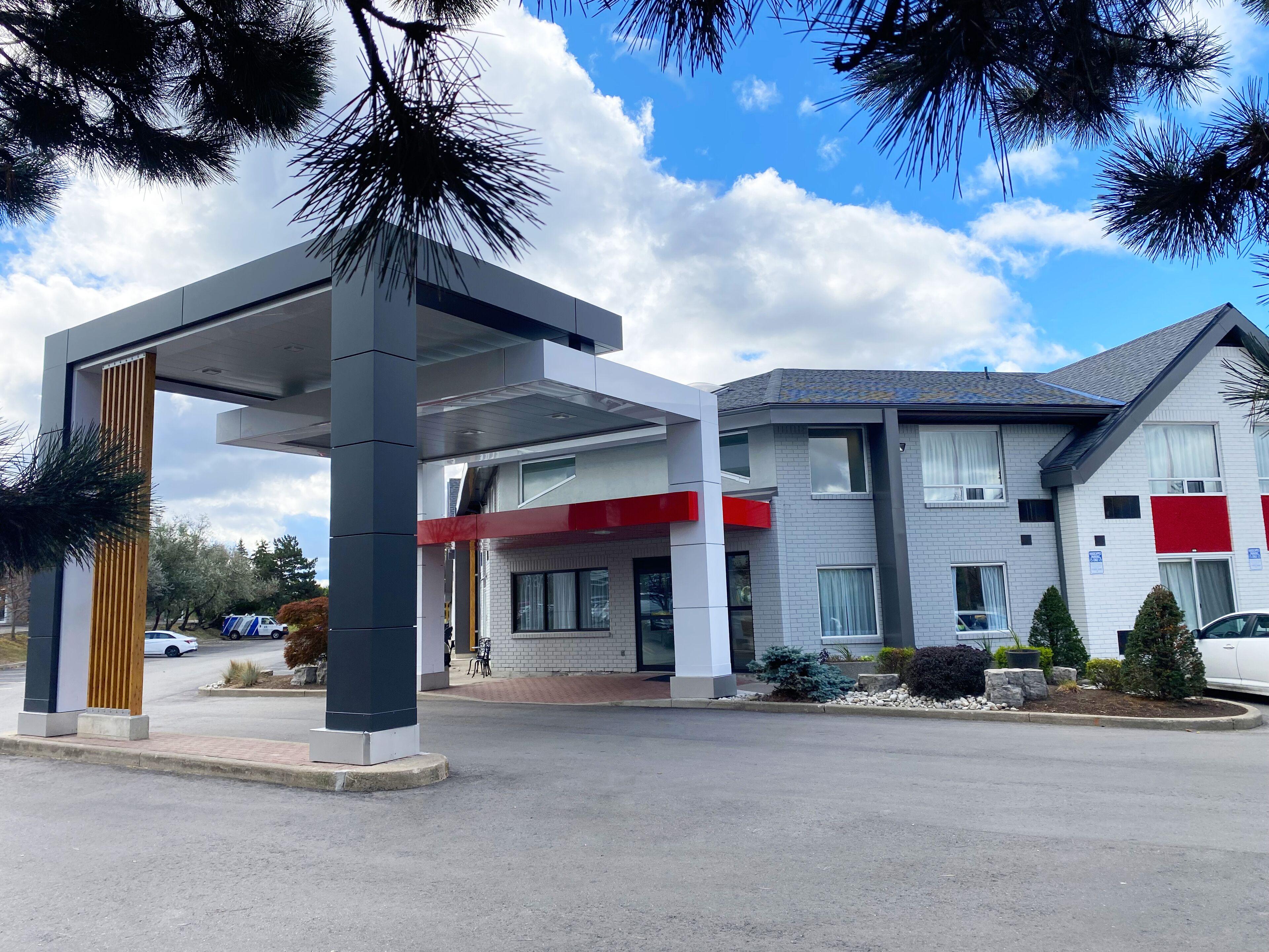 Staying Near Charlottetown Curling Club: 8 Airport Hotels Compared