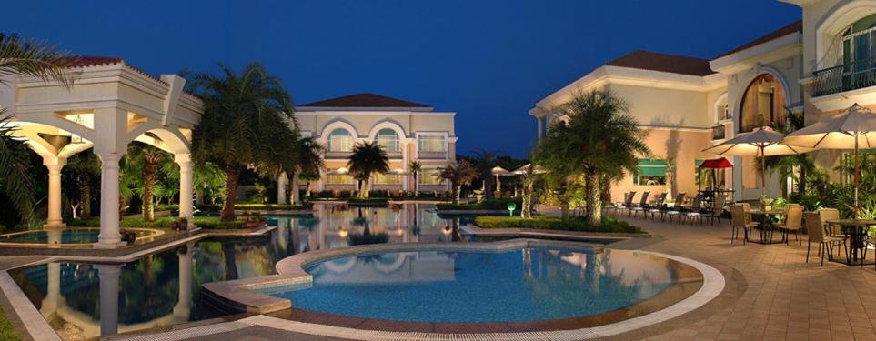 4 Family-Friendly Hotels Near Sheetla Mata Mandir Gurgaon