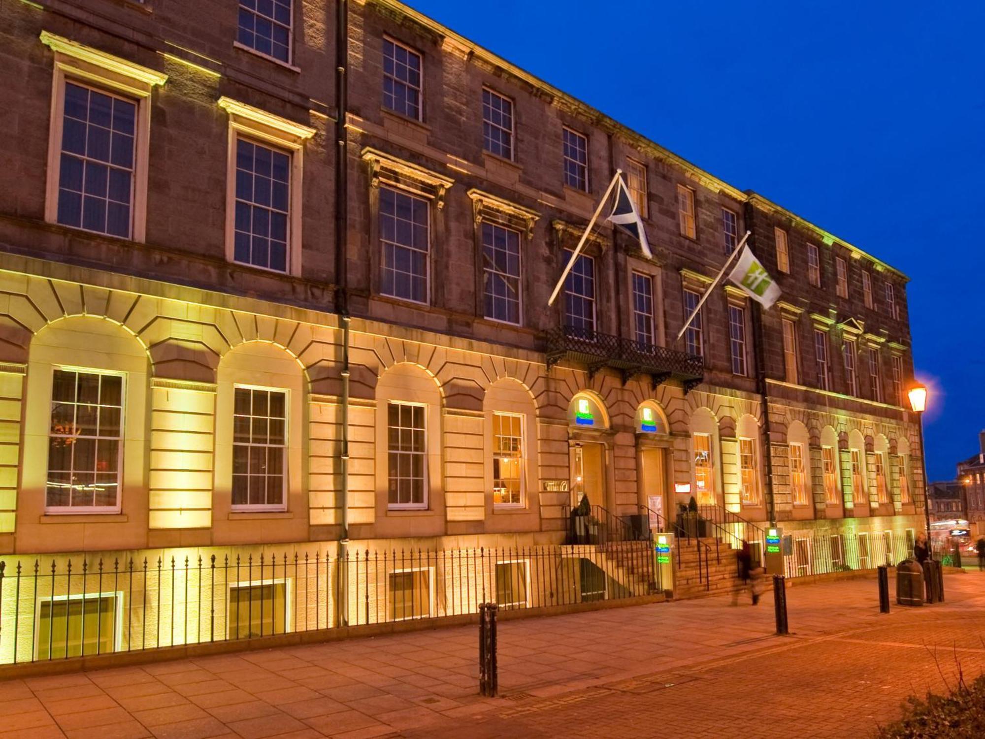 9 Resort-Style Hotels in Edinburgh City Centre Worth Booking