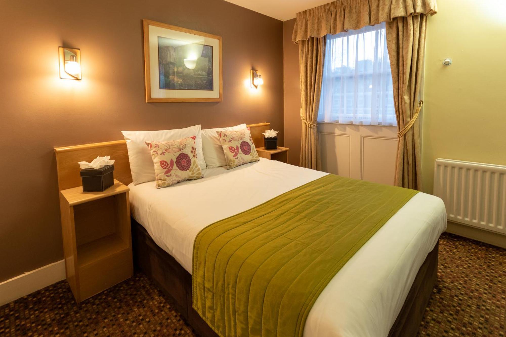 Staying Near Tate Modern: 15 Budget Hotels Compared