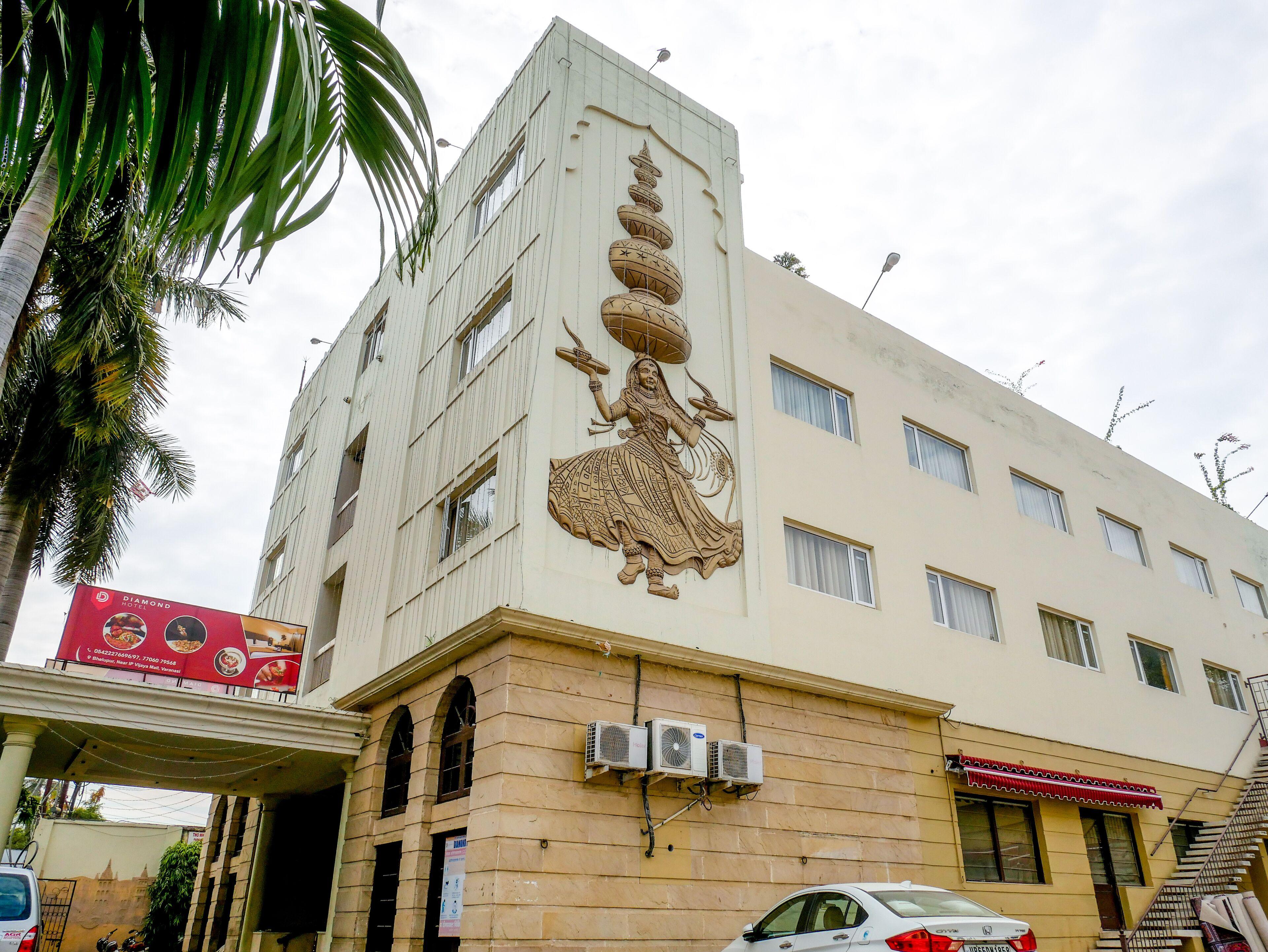 13 Business Hotels Near Dhamek Stupa for Easy Varanasi Access