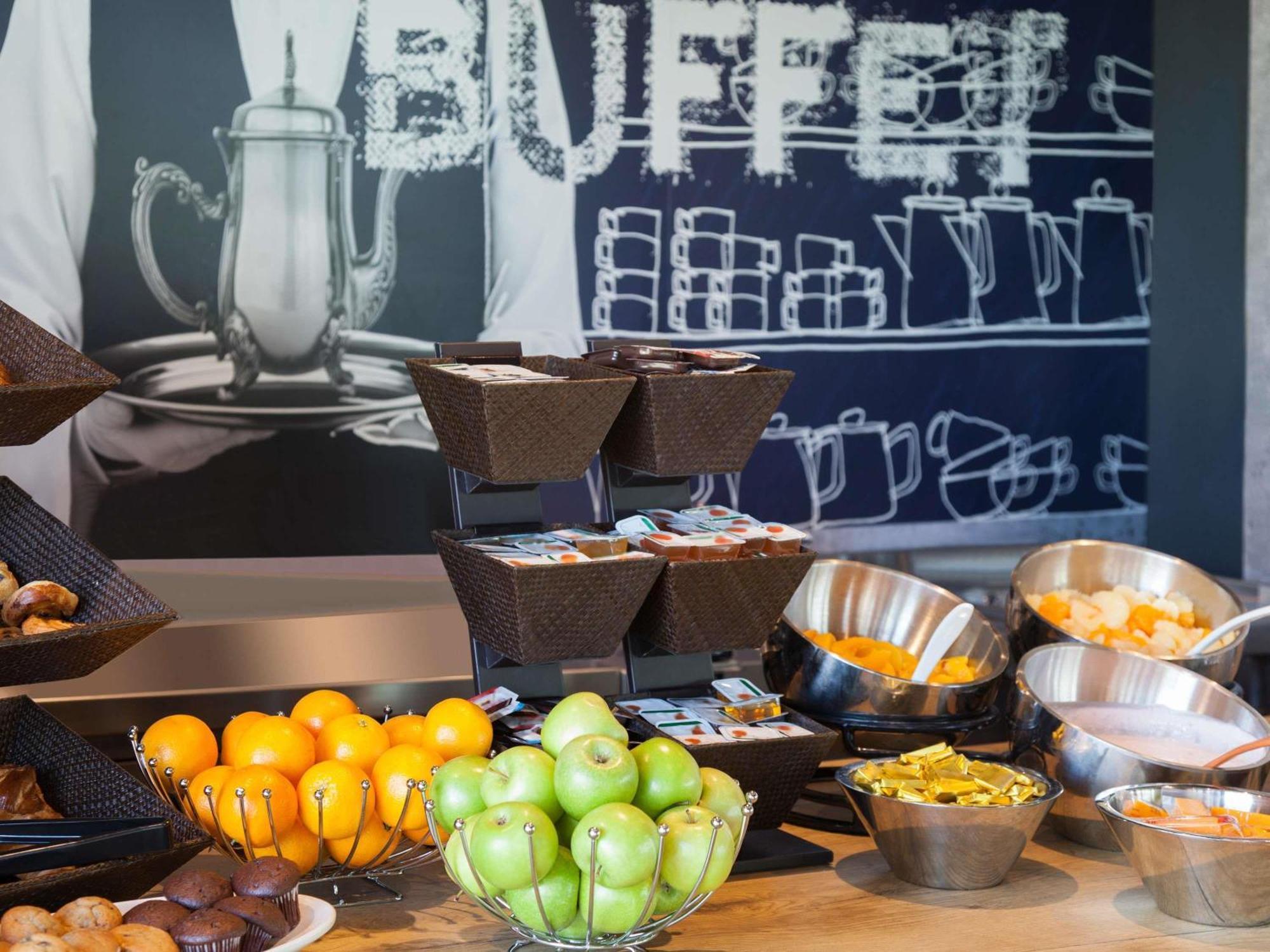 14 Family-Friendly Hotels Near Gorgie City Farm for Easy Edinburgh Access
