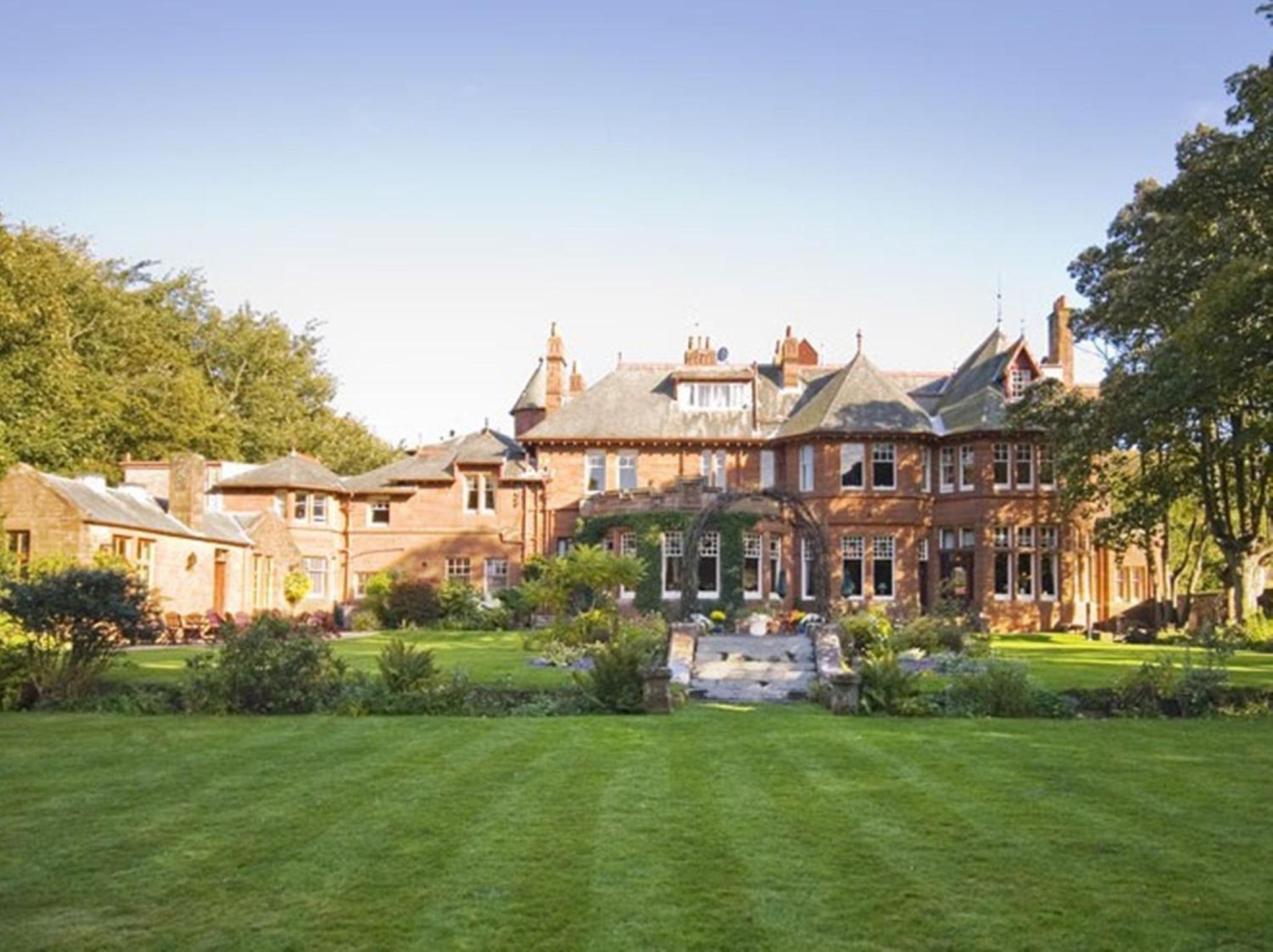 8 Central Hotels Close to Royal Troon Golf Club