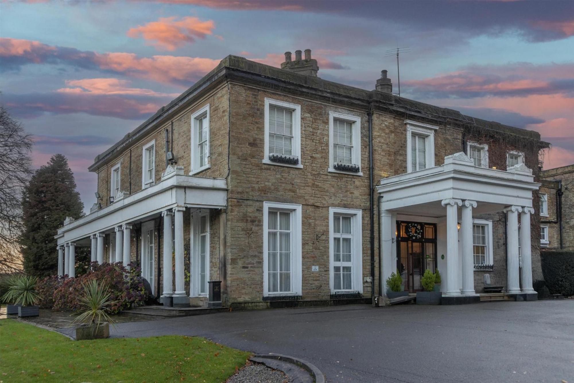7 Top-Rated 4-Star Hotels Close to Linacre Reservoirs