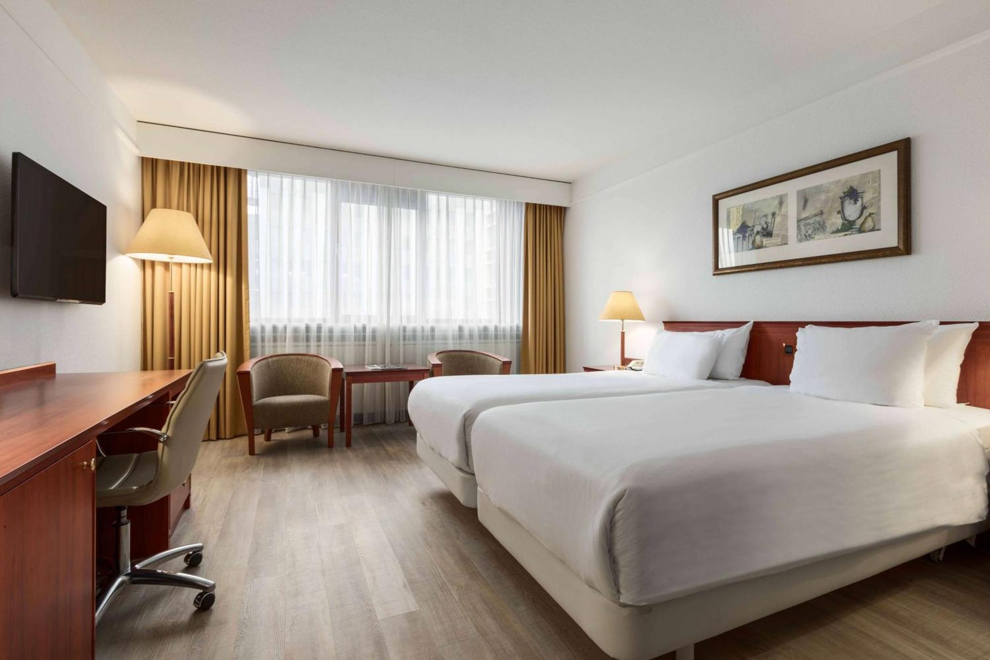 15 Smart Airport Hotels Near Kasteel Geusselt Worth Booking