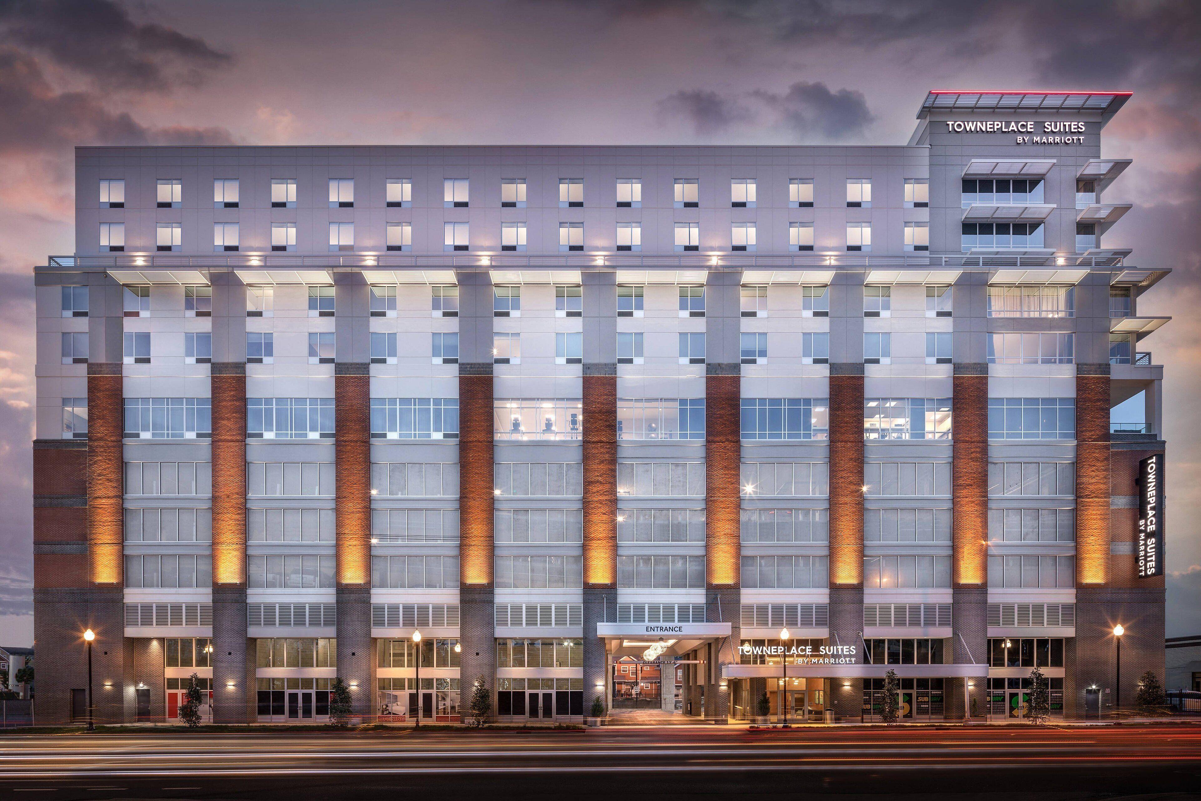 6 Family-Friendly Hotels in Downtown Nashville Worth Booking