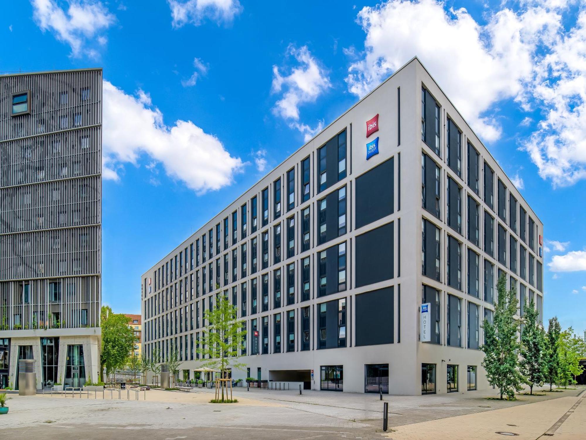 6 Family Hotels in Hamburg City Center That Deliver