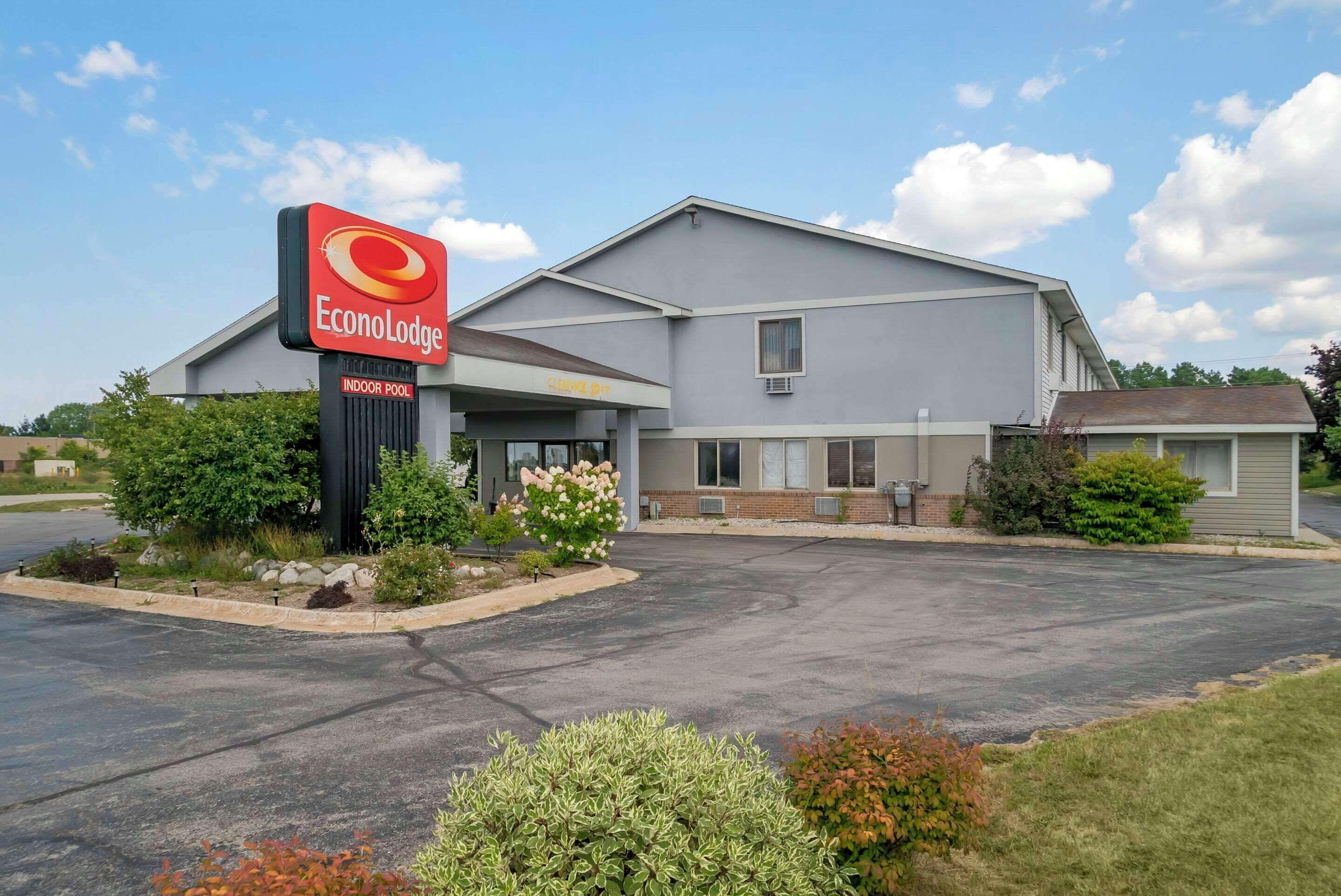9 Budget Hotels Close to Grand Traverse Mall in Traverse City