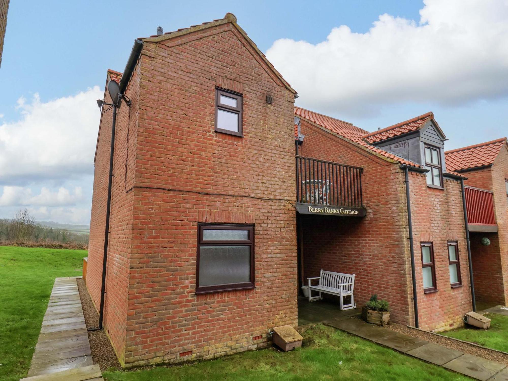 14 Sykes Cottages Near The Whitby Wizard for Easy Access