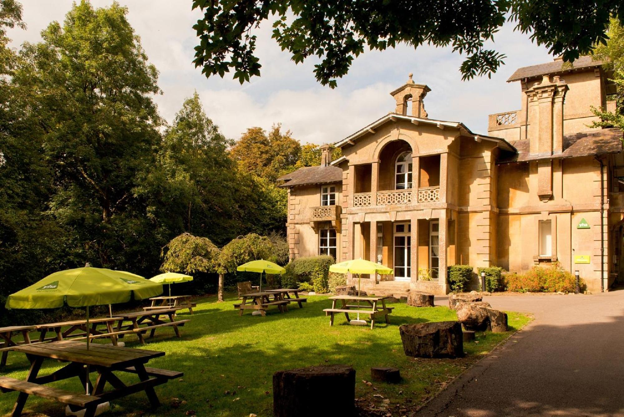 4 Smart Central Hotels Near Sham Castle Worth Booking
