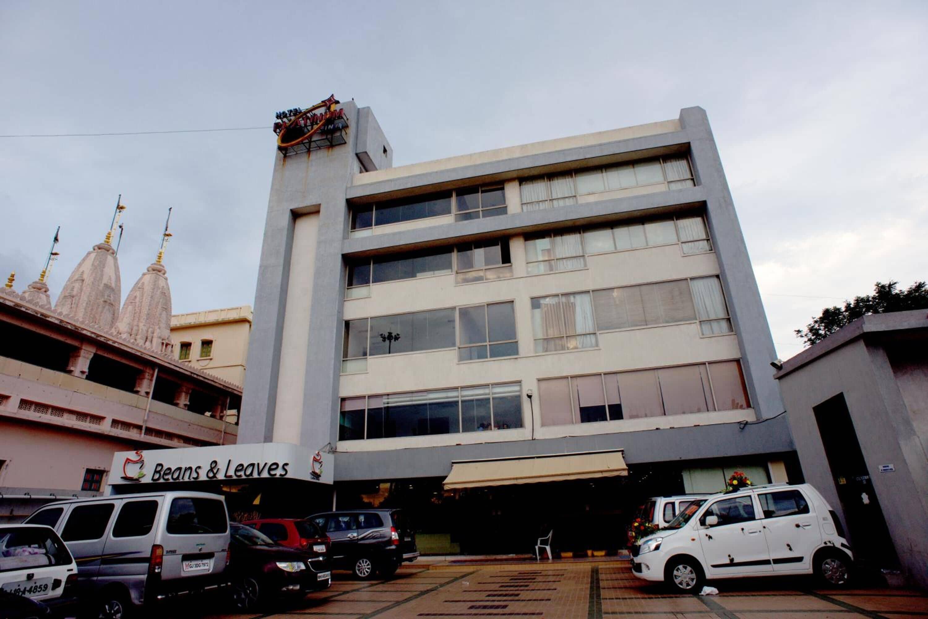 4 Family-Friendly Hotels Close to Himalaya Mall, Ahmedabad