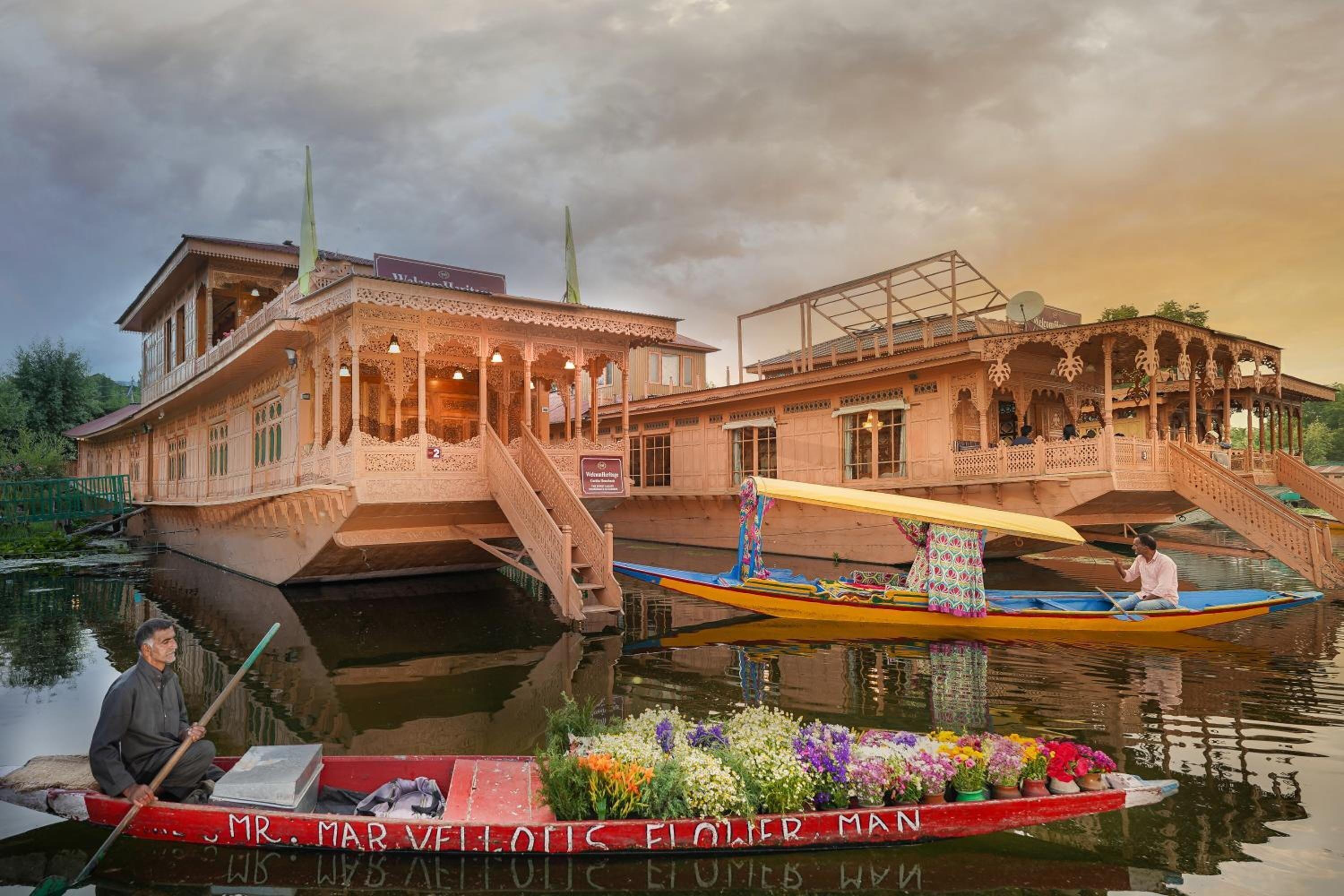 Where to Stay Near Hari Parbat: 4 Best 4-Star Hotels