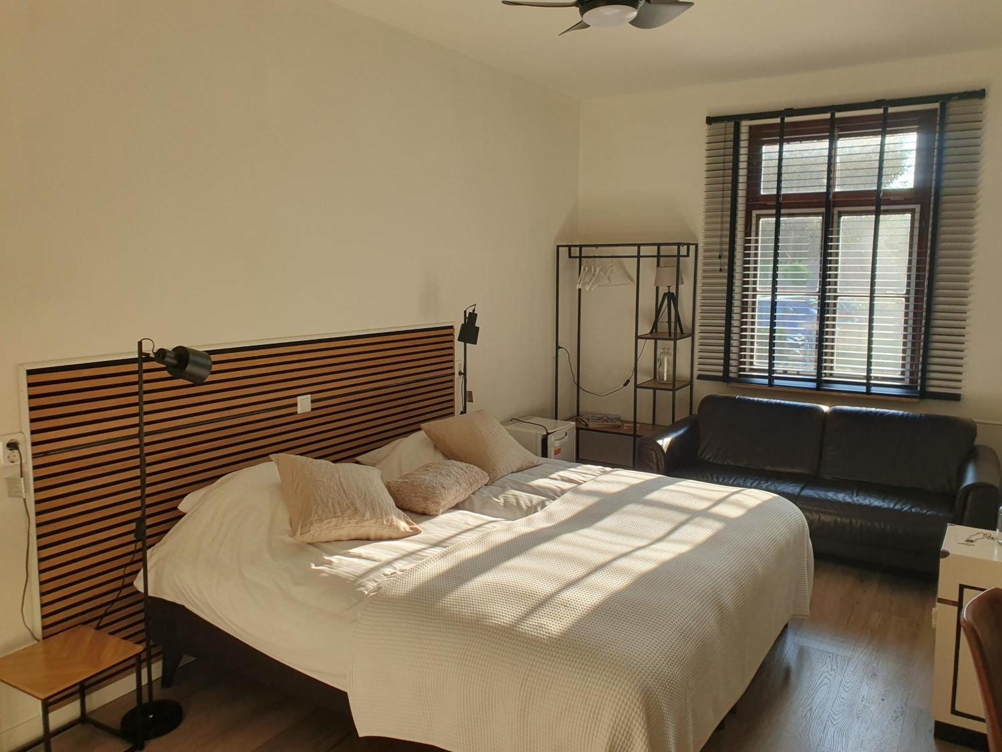 4 Best Hotels for Couples Near Kasteel Geusselt to Book Now