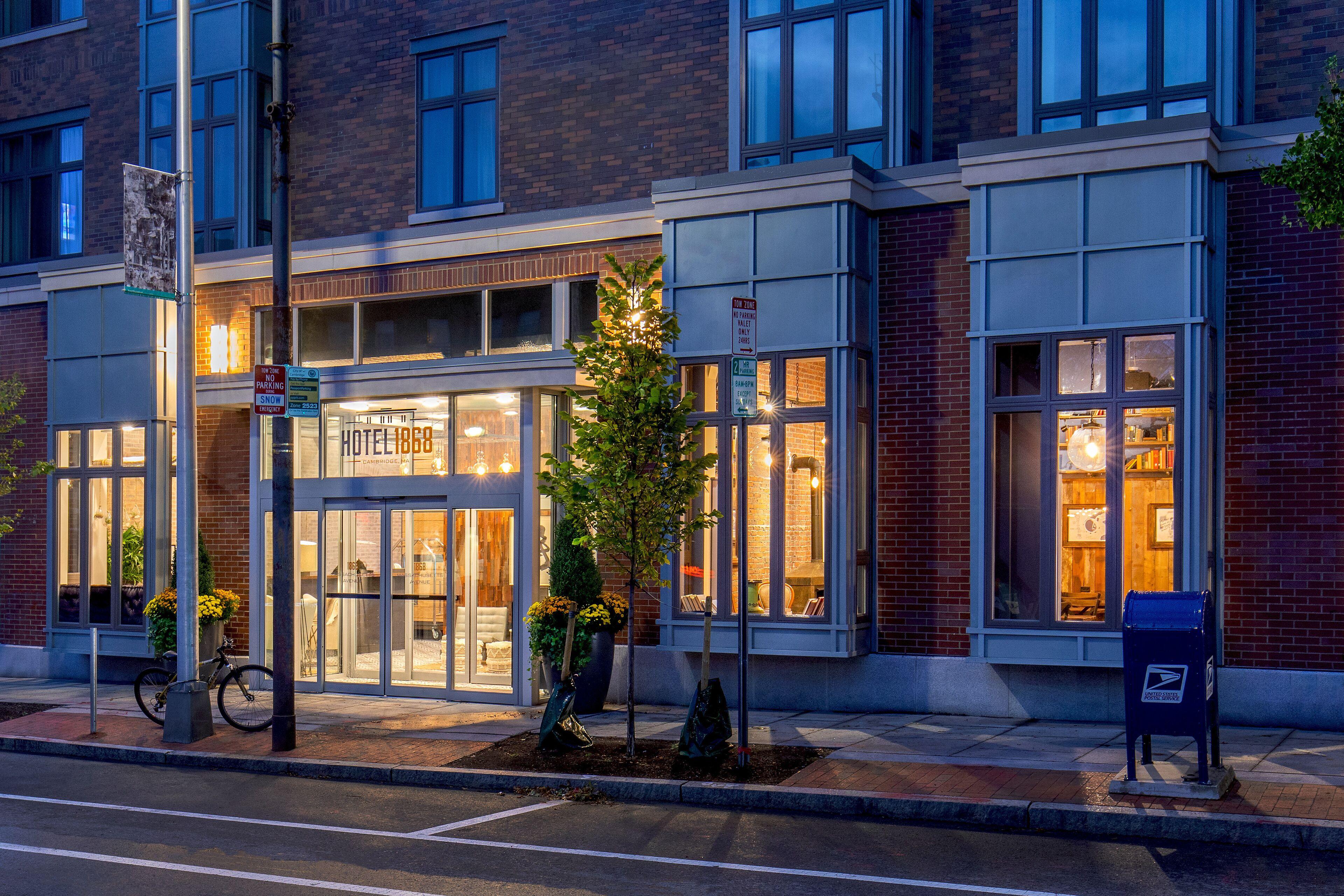 4 Airport-Accessible Hotels Near Harvard University