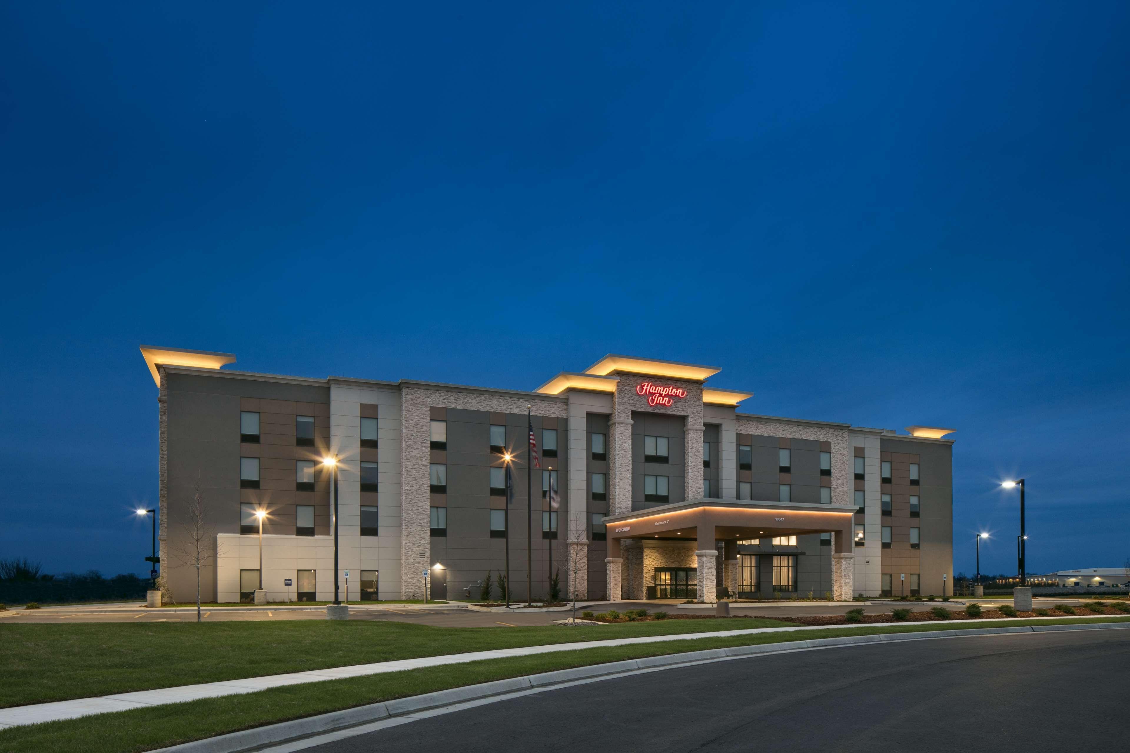 3 Hotels Near Botanica the Wichita Gardens for Easy Access
