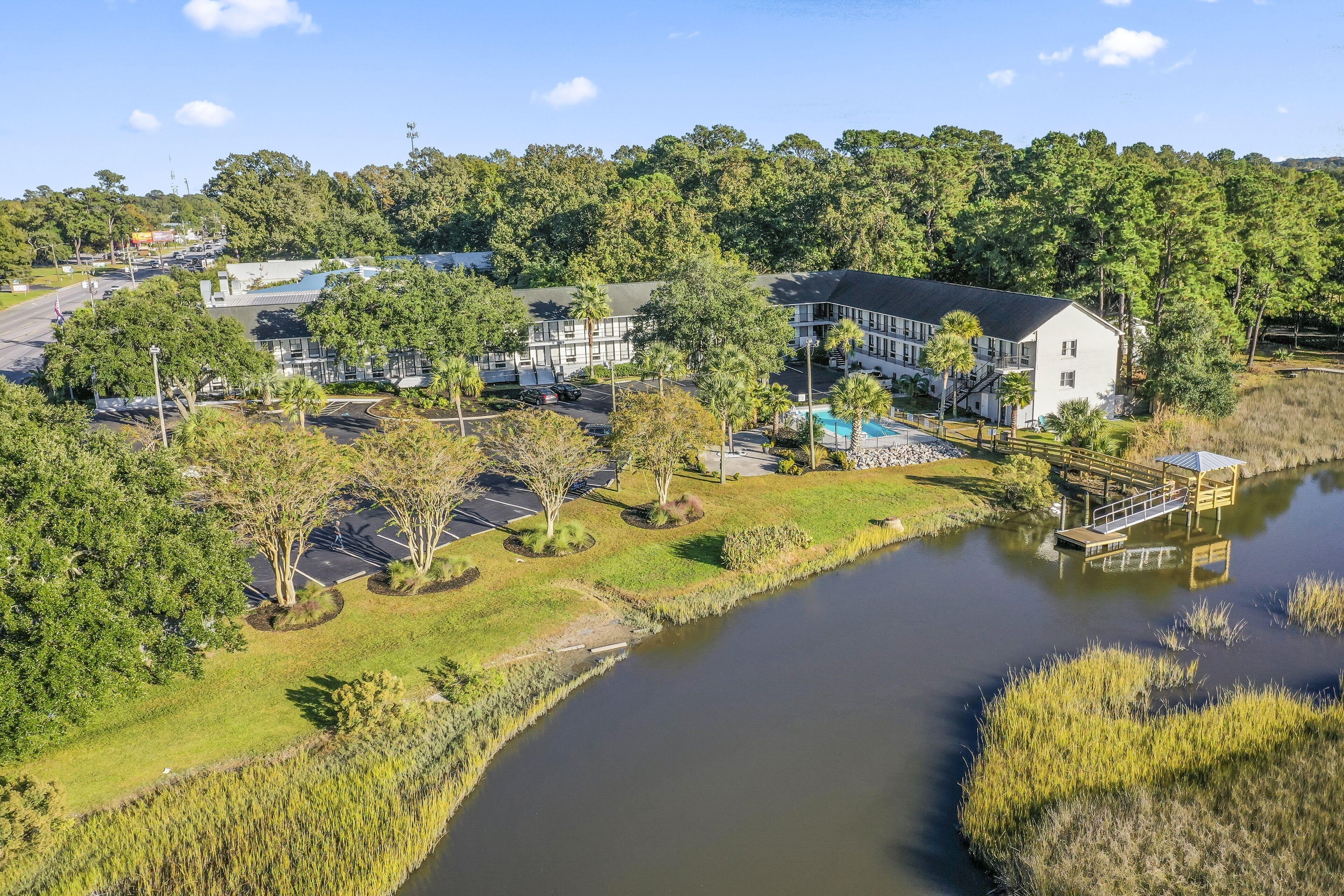 7 Cheap Hotels in West of the Ashley Worth Booking