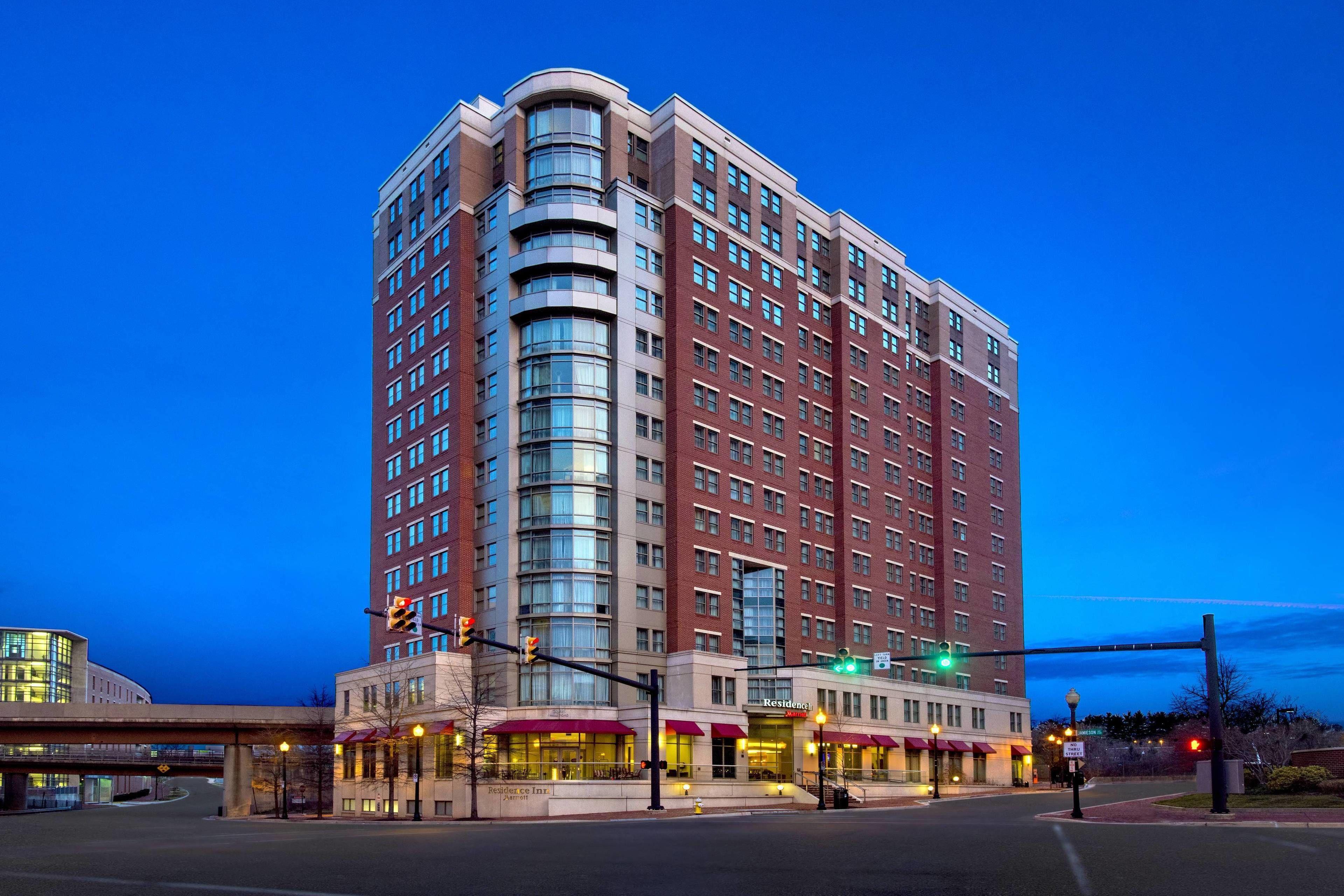 Staying Near the Bureau of Engraving and Printing: 4 Airport Hotels Compared