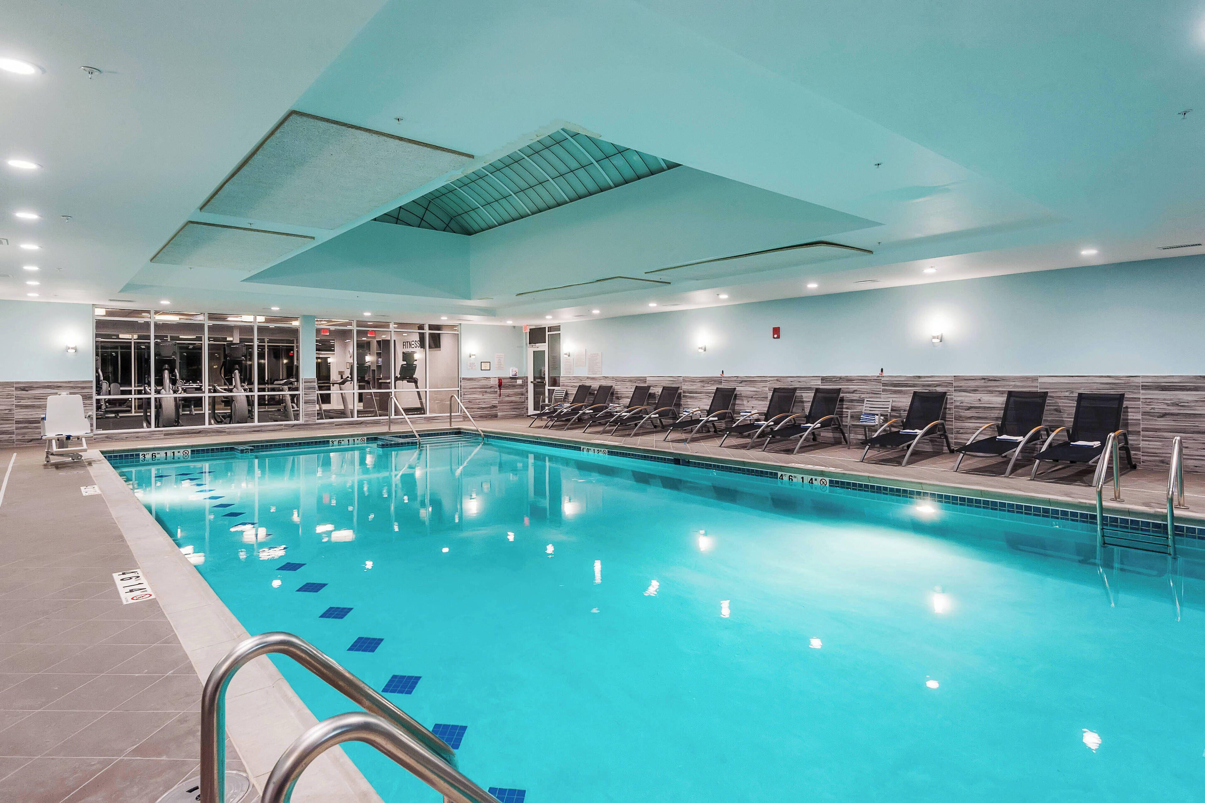4 Top-Rated Business Hotels Close to United Plaza Shopping Center