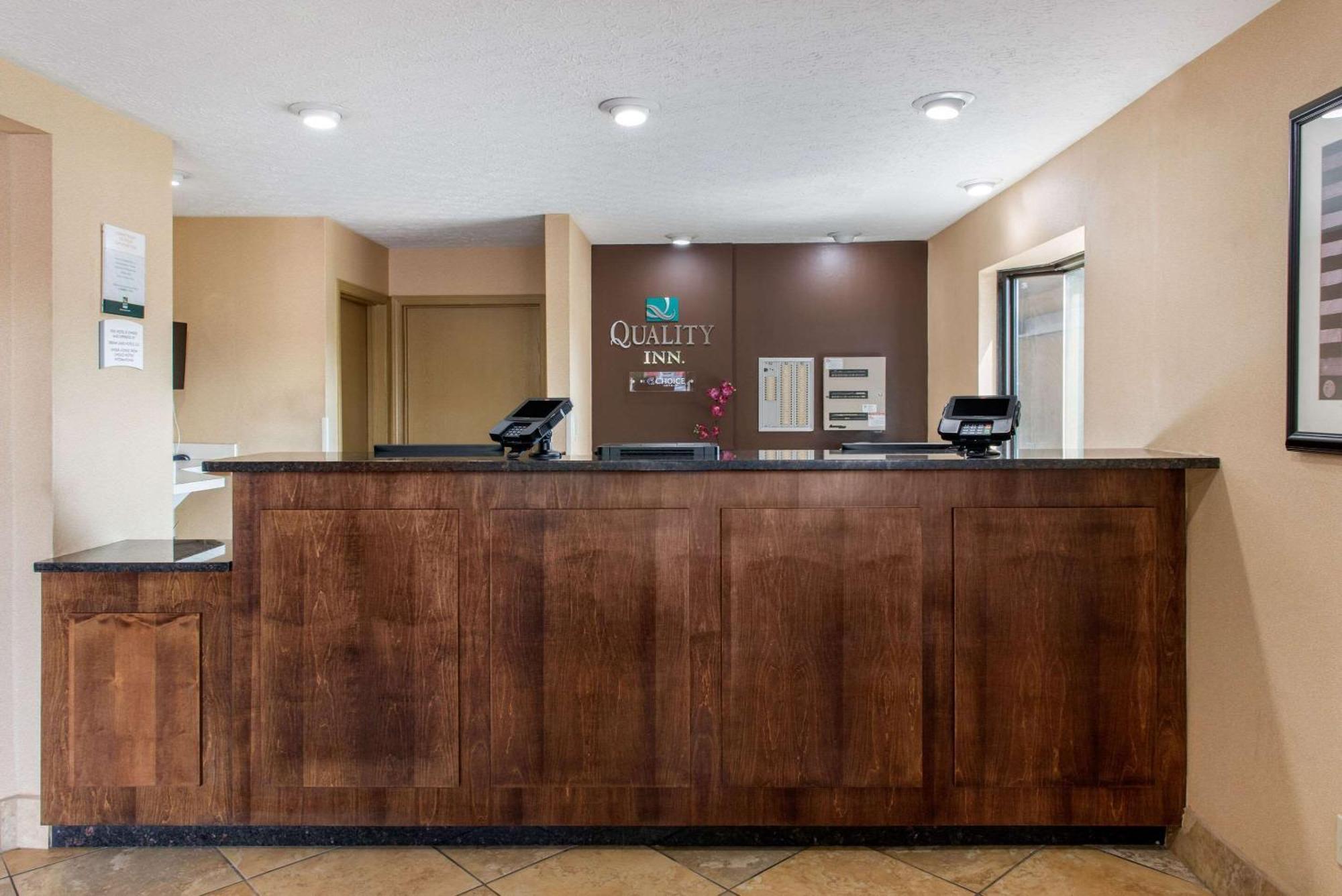 Where to Stay Near Whitehall Community Park: 7 Airport Hotels