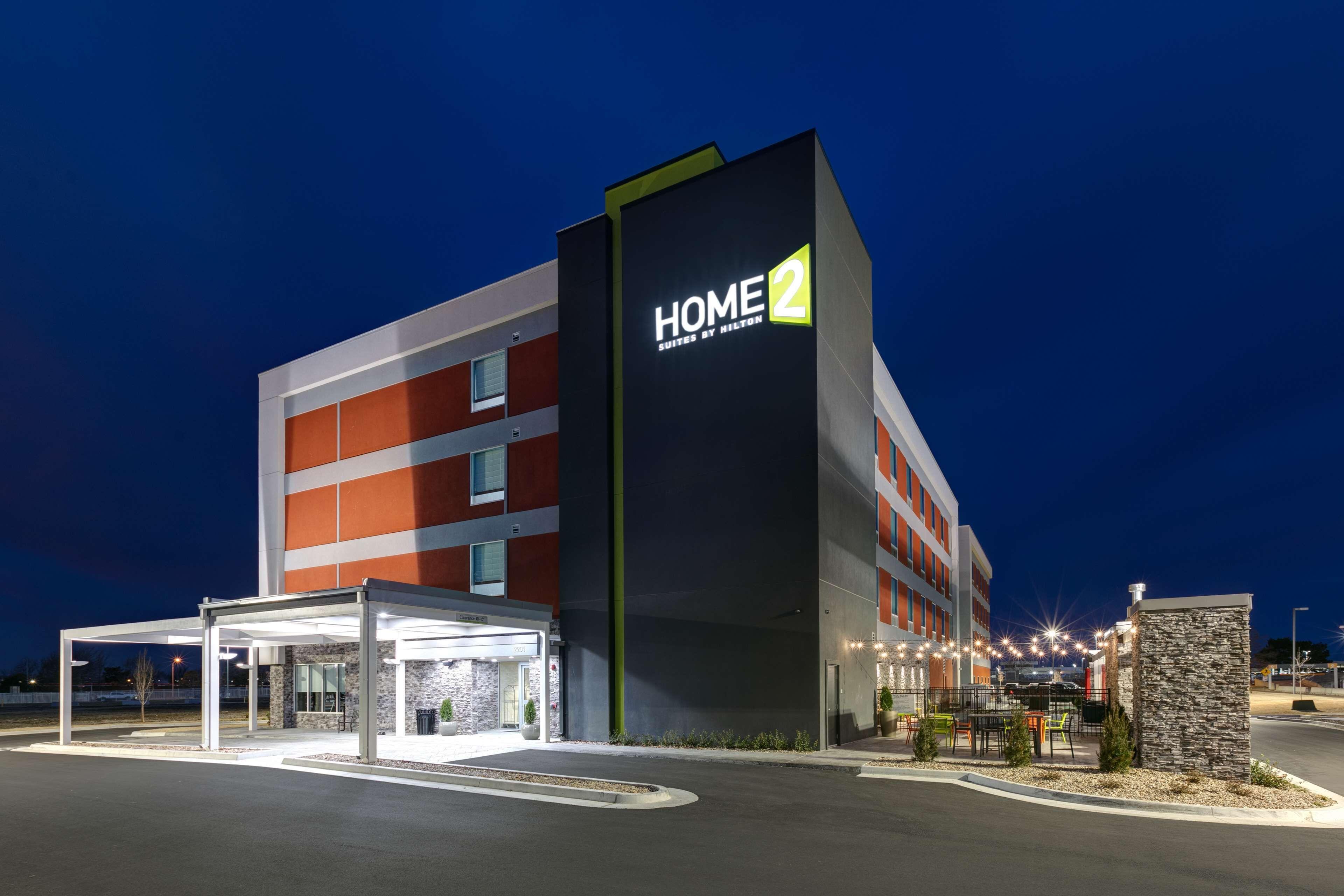 4 Business Hotels Near Chapman Stadium Worth Booking