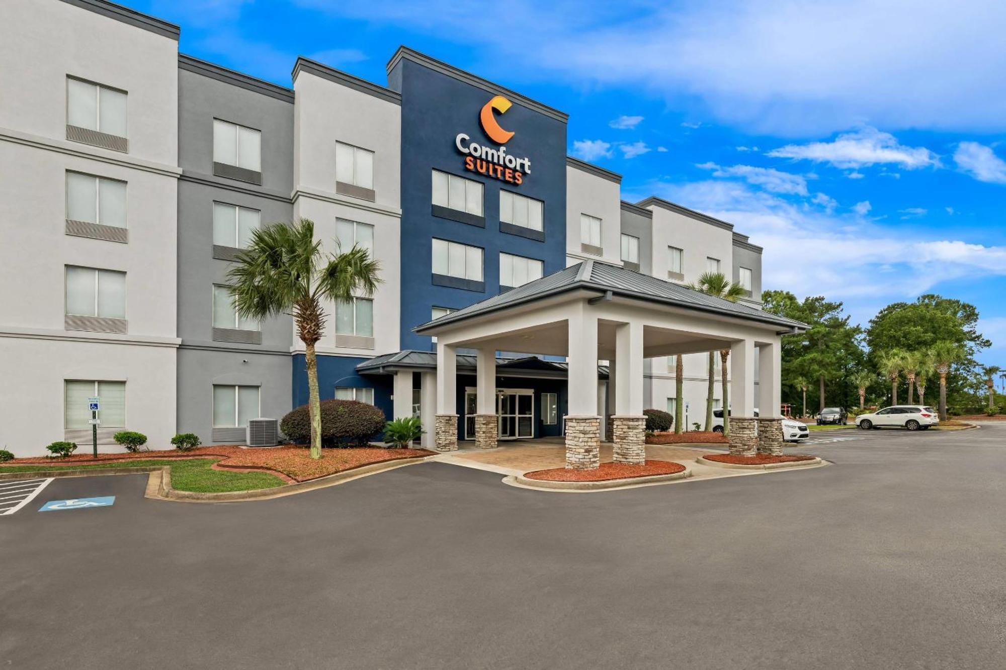 Where to Stay Near Boozer Shopping Center: 4 Business Hotels