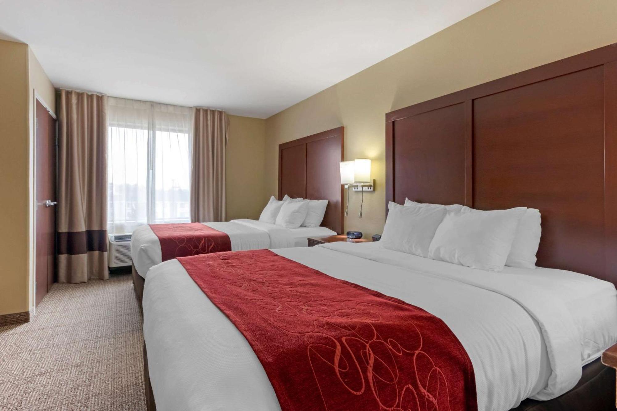 4 Smart Airport Hotels Near Diamond Jubilee Worth Booking