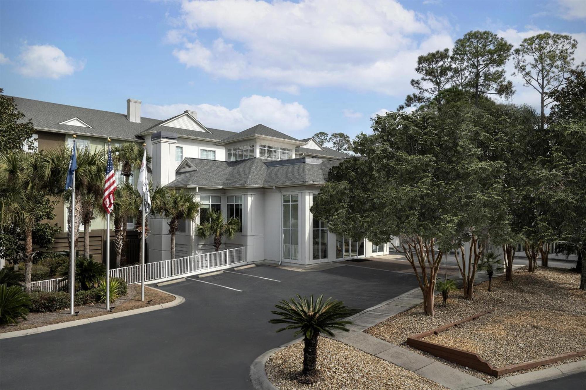 4 Golf Hotels Near The Jazz Corner Worth Booking Now
