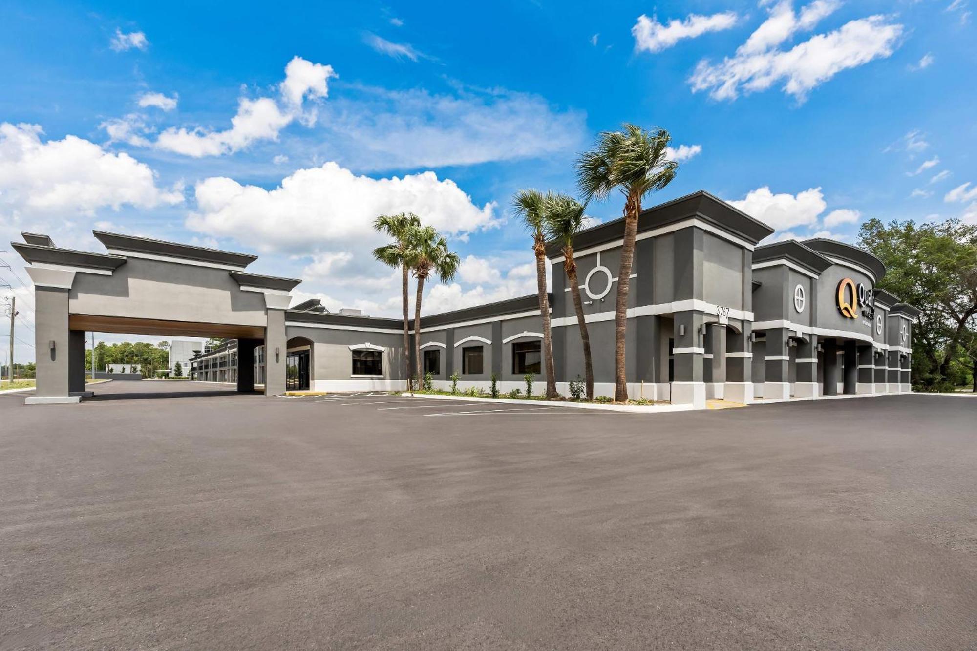 4 Golf Hotels Near Tuscawilla Park for Course Access