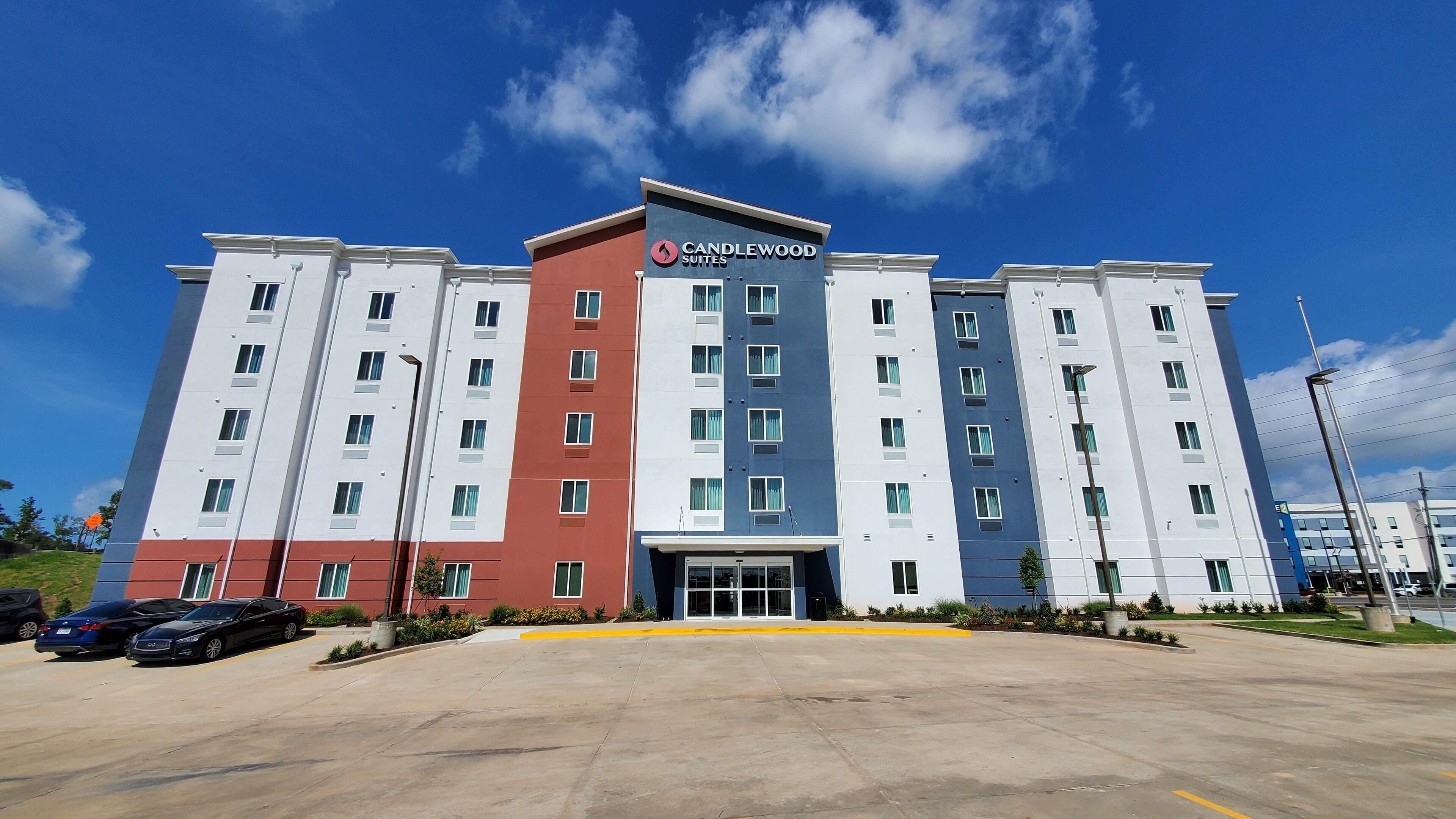 5 Reviewed Hotels Close to Lake Charles Civic Center