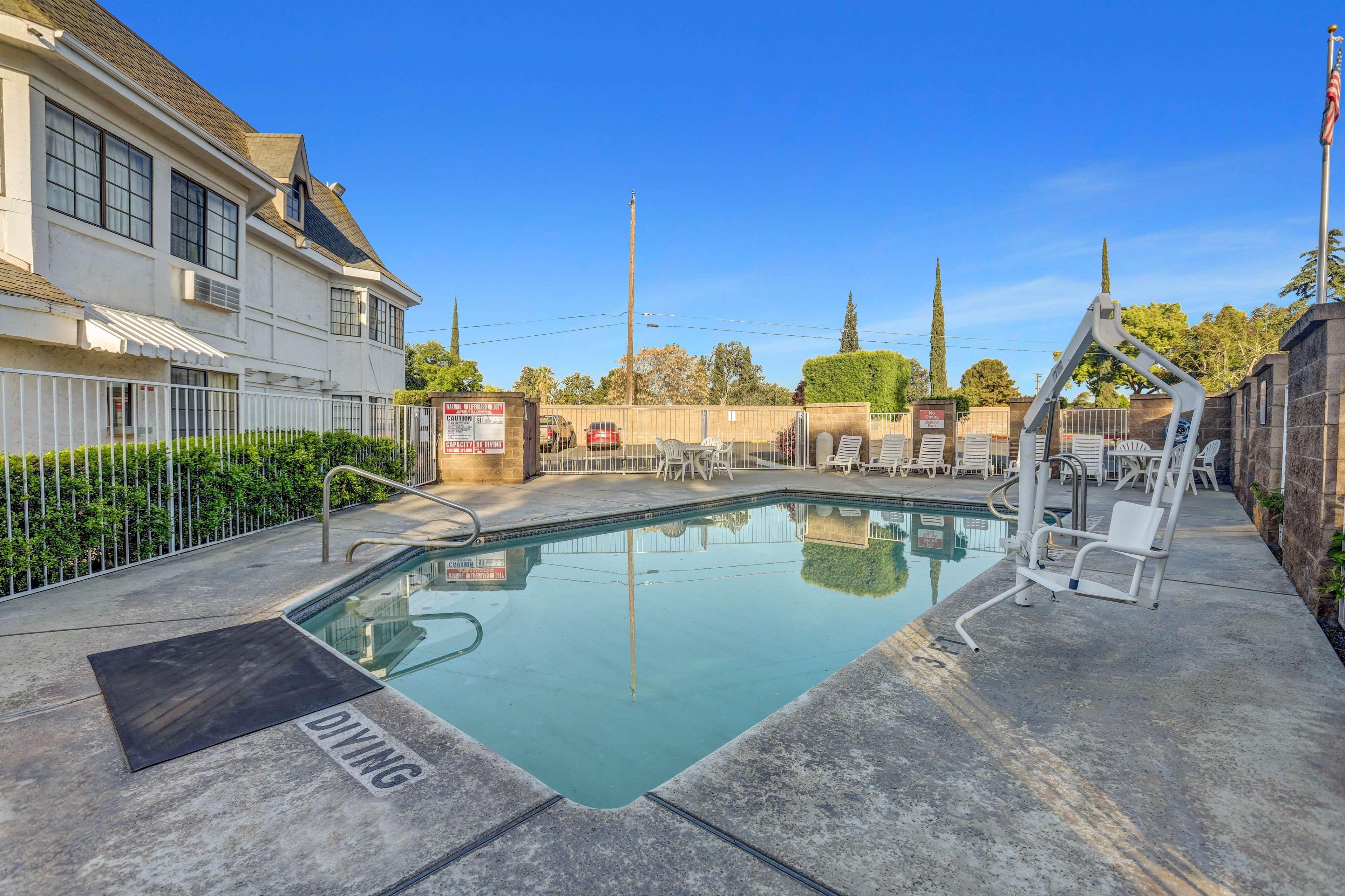 4 Smart 3-Star Hotels Near Ratcliffe Stadium Worth Booking